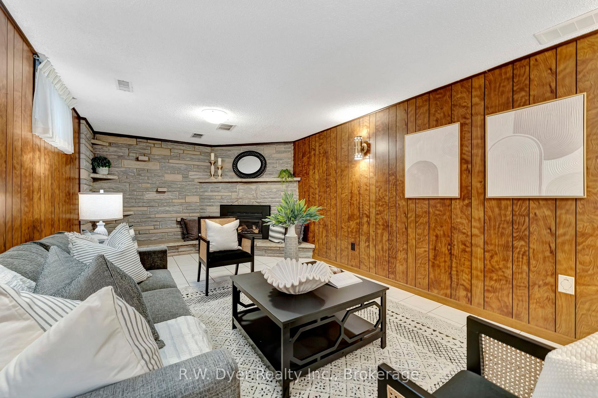 Photo 29 of 15 Chad Place, Guelph, Willow West/Sugarbush/West Acres — HOMEH