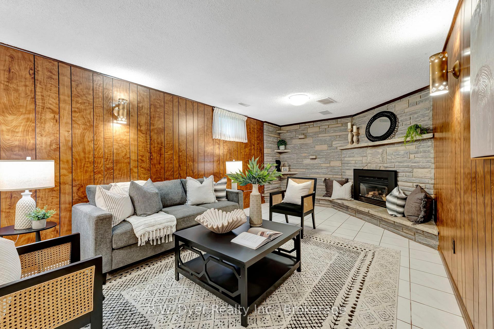 Photo 30 of 15 Chad Place, Guelph, Willow West/Sugarbush/West Acres — HOMEH