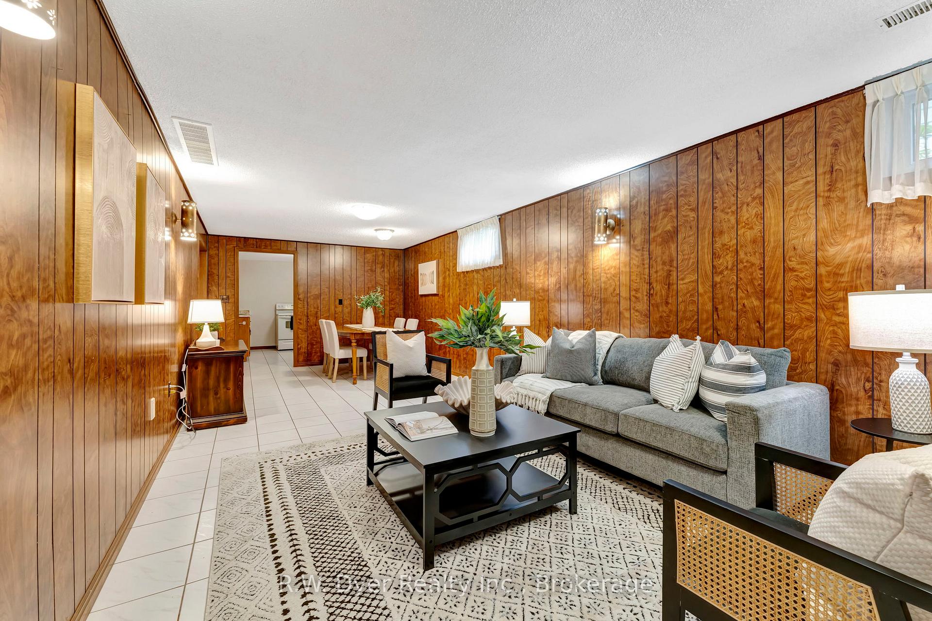 Photo 31 of 15 Chad Place, Guelph, Willow West/Sugarbush/West Acres — HOMEH