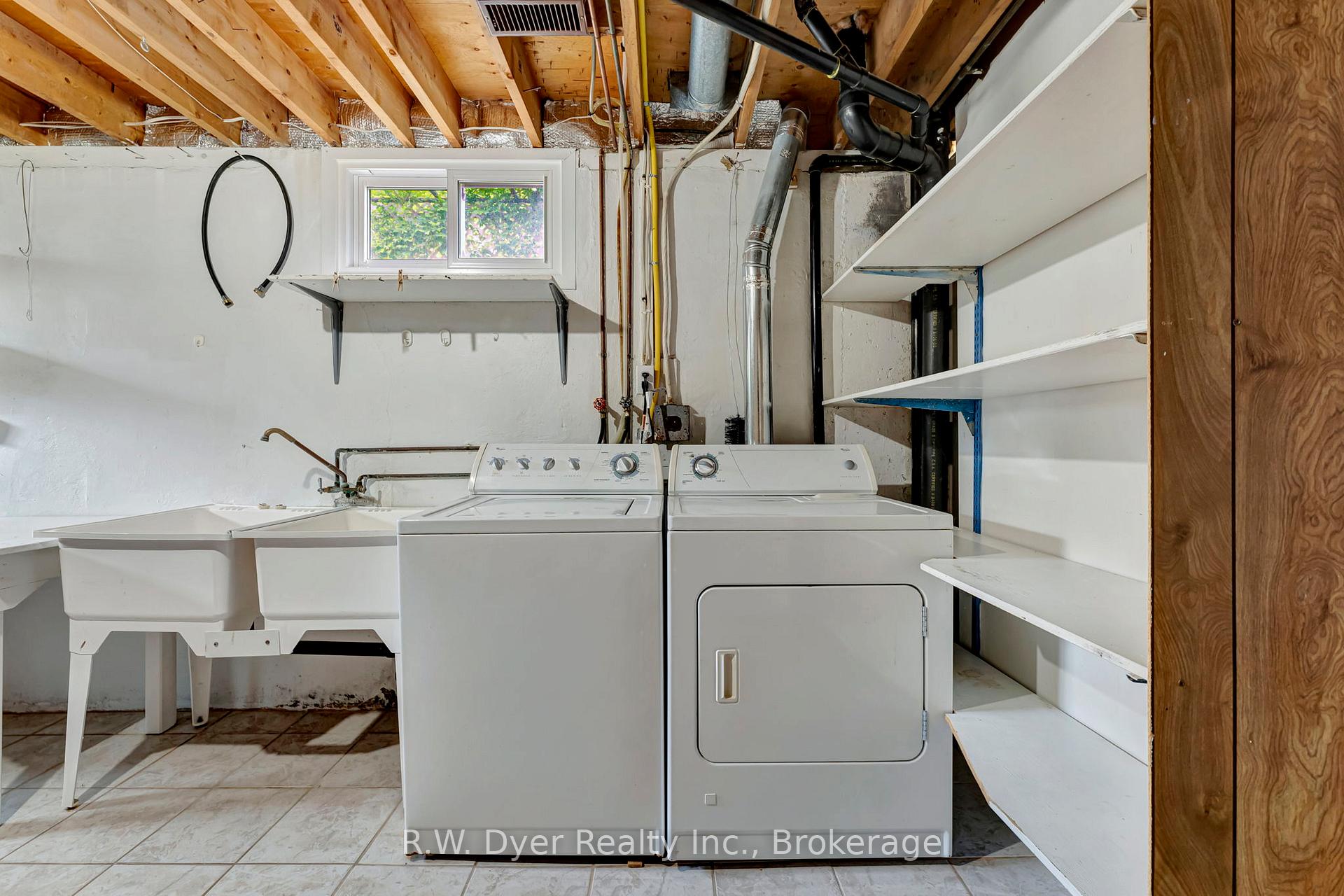 Photo 33 of 15 Chad Place, Guelph, Willow West/Sugarbush/West Acres — HOMEH