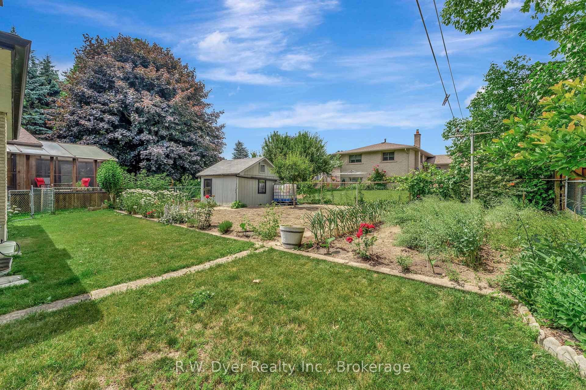 Photo 37 of 15 Chad Place, Guelph, Willow West/Sugarbush/West Acres — HOMEH