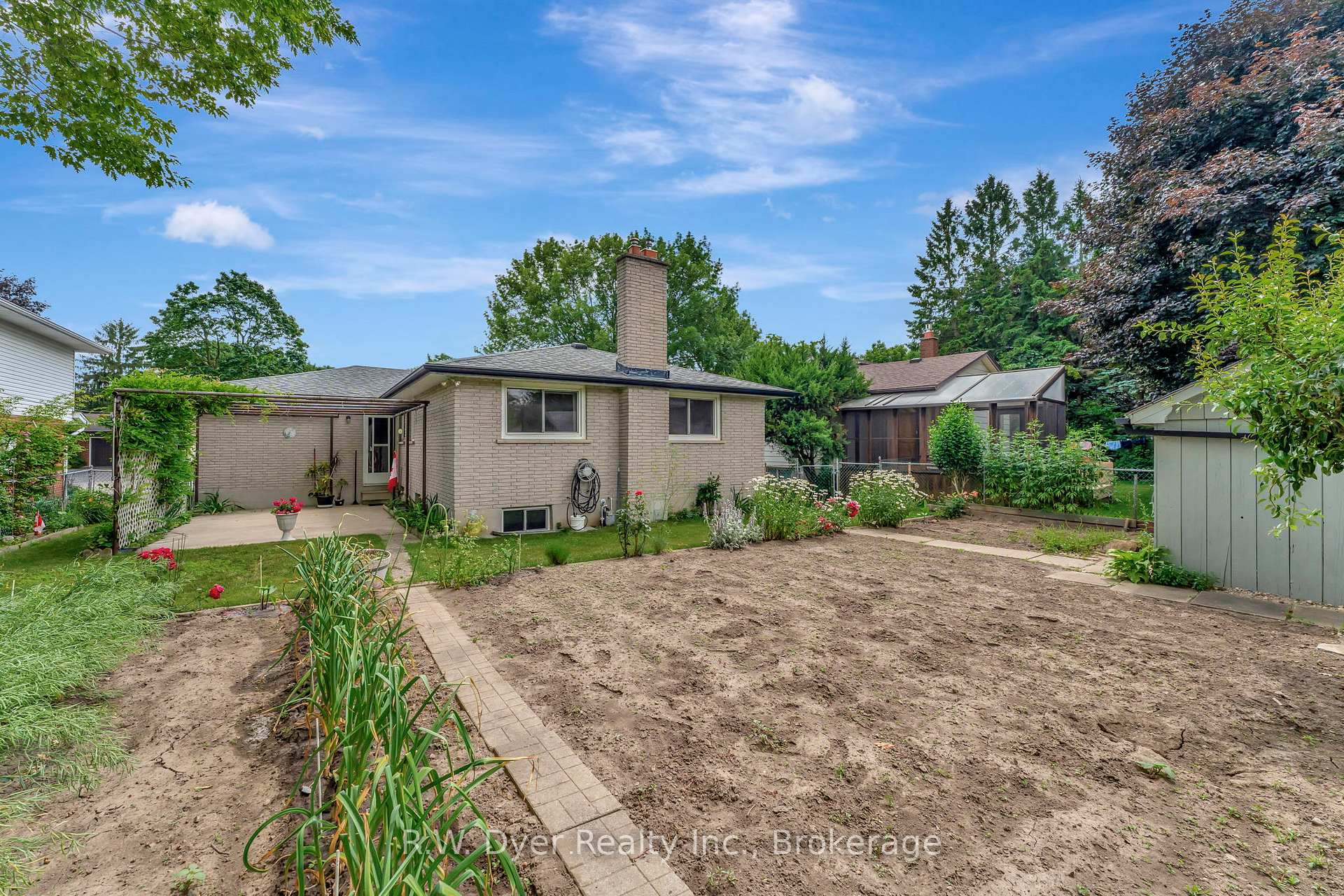 Photo 40 of 15 Chad Place, Guelph, Willow West/Sugarbush/West Acres — HOMEH