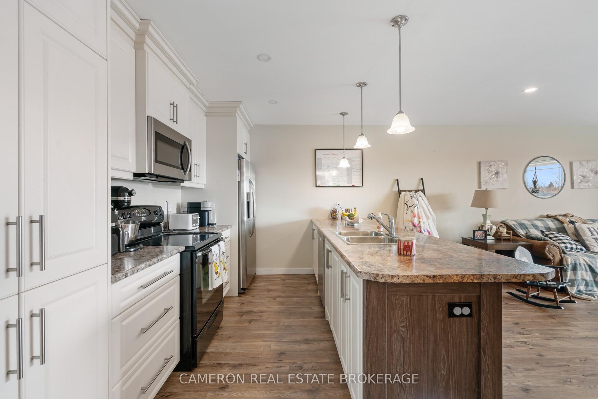 Photo 4 of 131 Bellwood Drive, Cornwall — HOMEH
