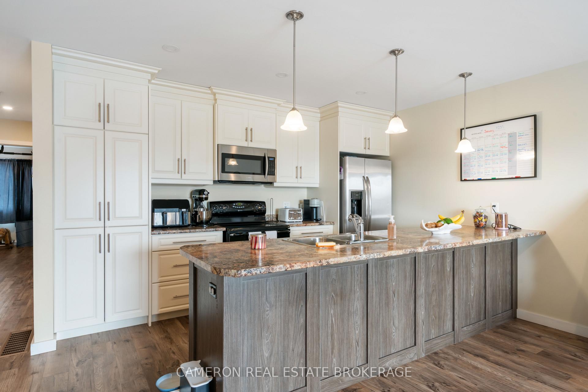 Photo 5 of 131 Bellwood Drive, Cornwall — HOMEH