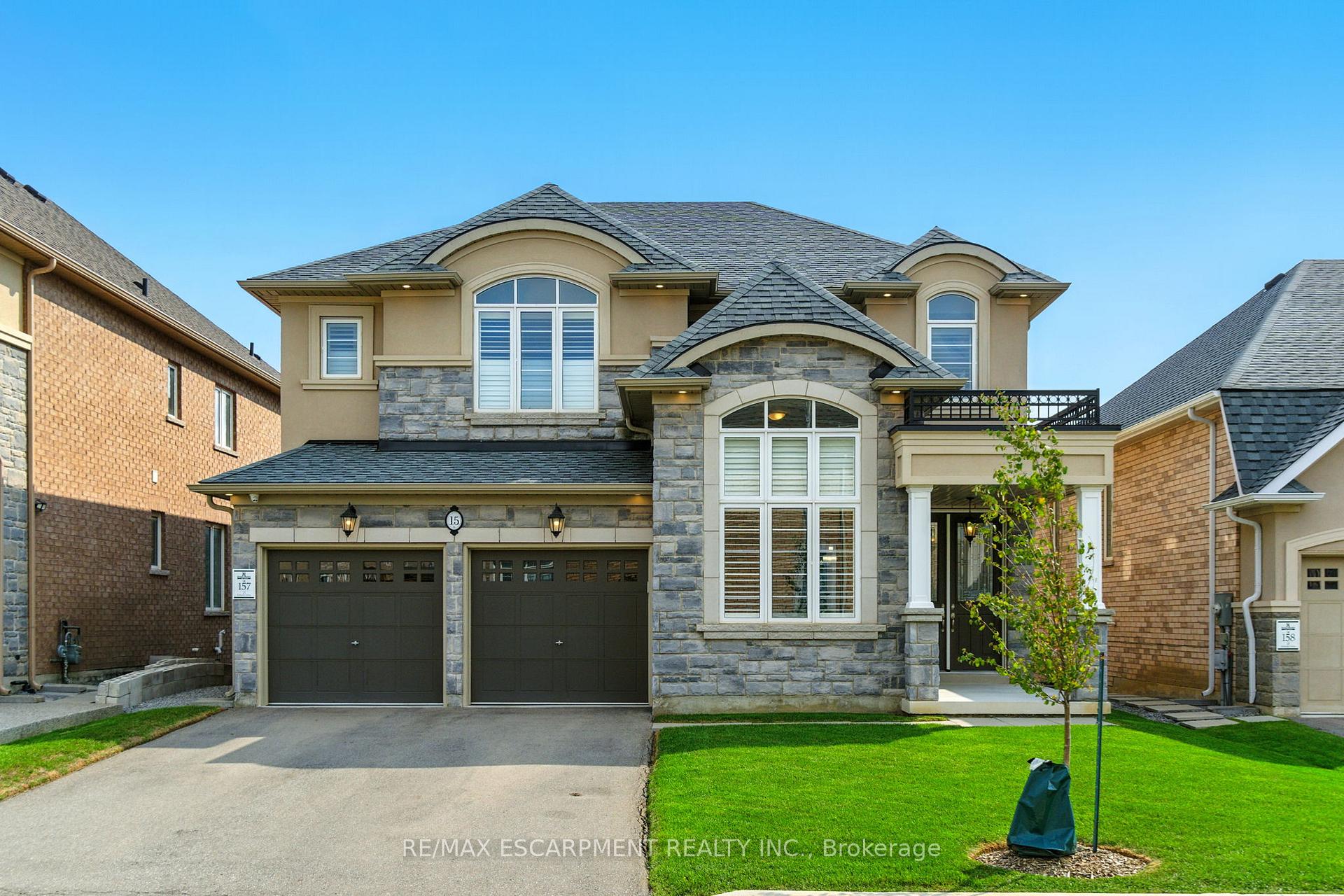 Photo 1 of 15 Robarts Drive, Hamilton, Meadowlands — HOMEH