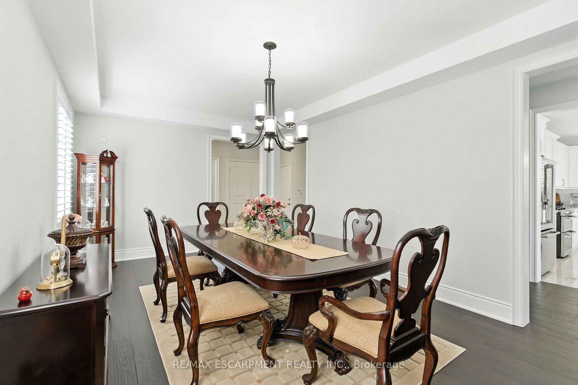 Photo 7 of 15 Robarts Drive, Hamilton, Meadowlands — HOMEH