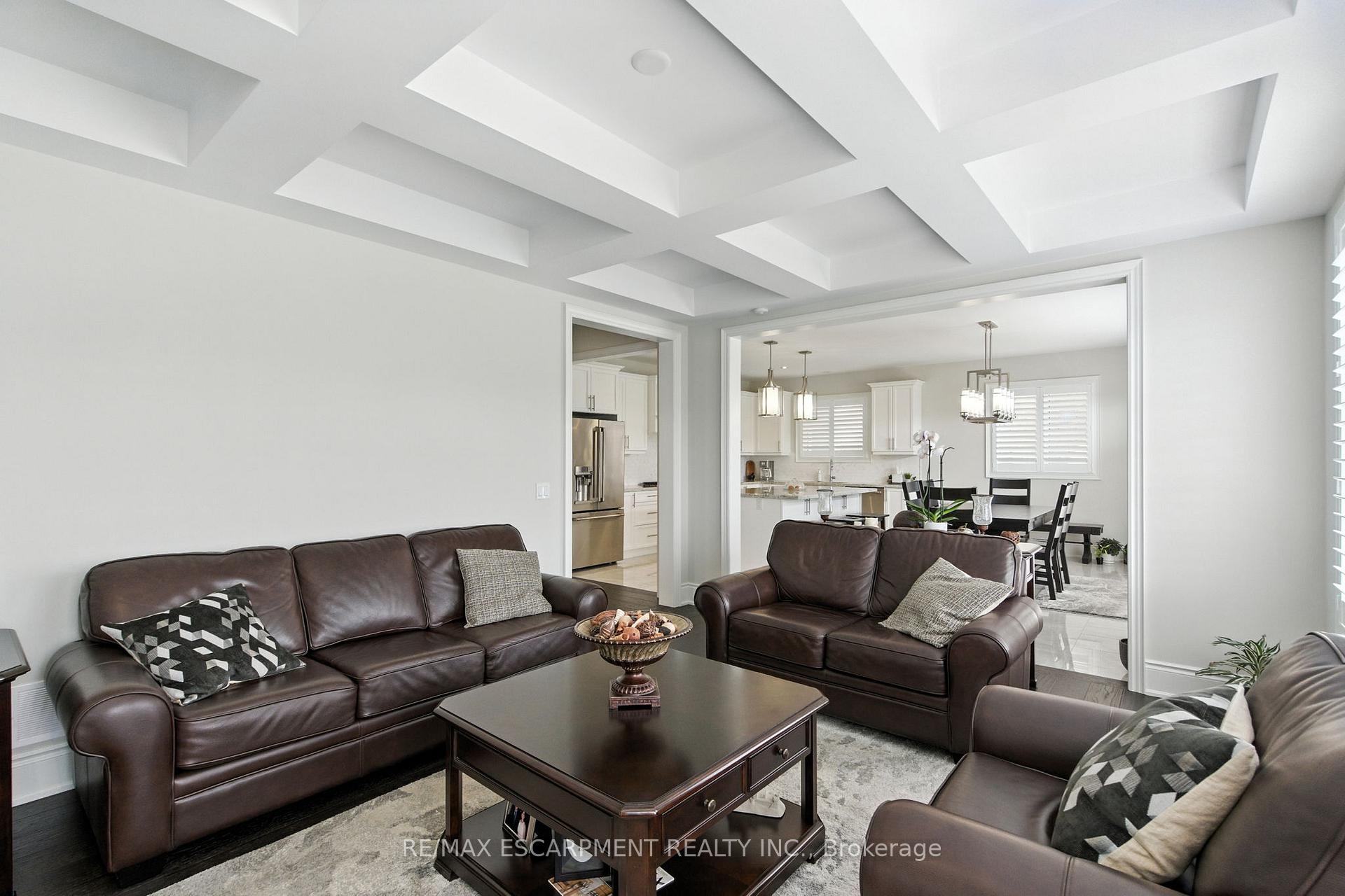Photo 16 of 15 Robarts Drive, Hamilton, Meadowlands — HOMEH