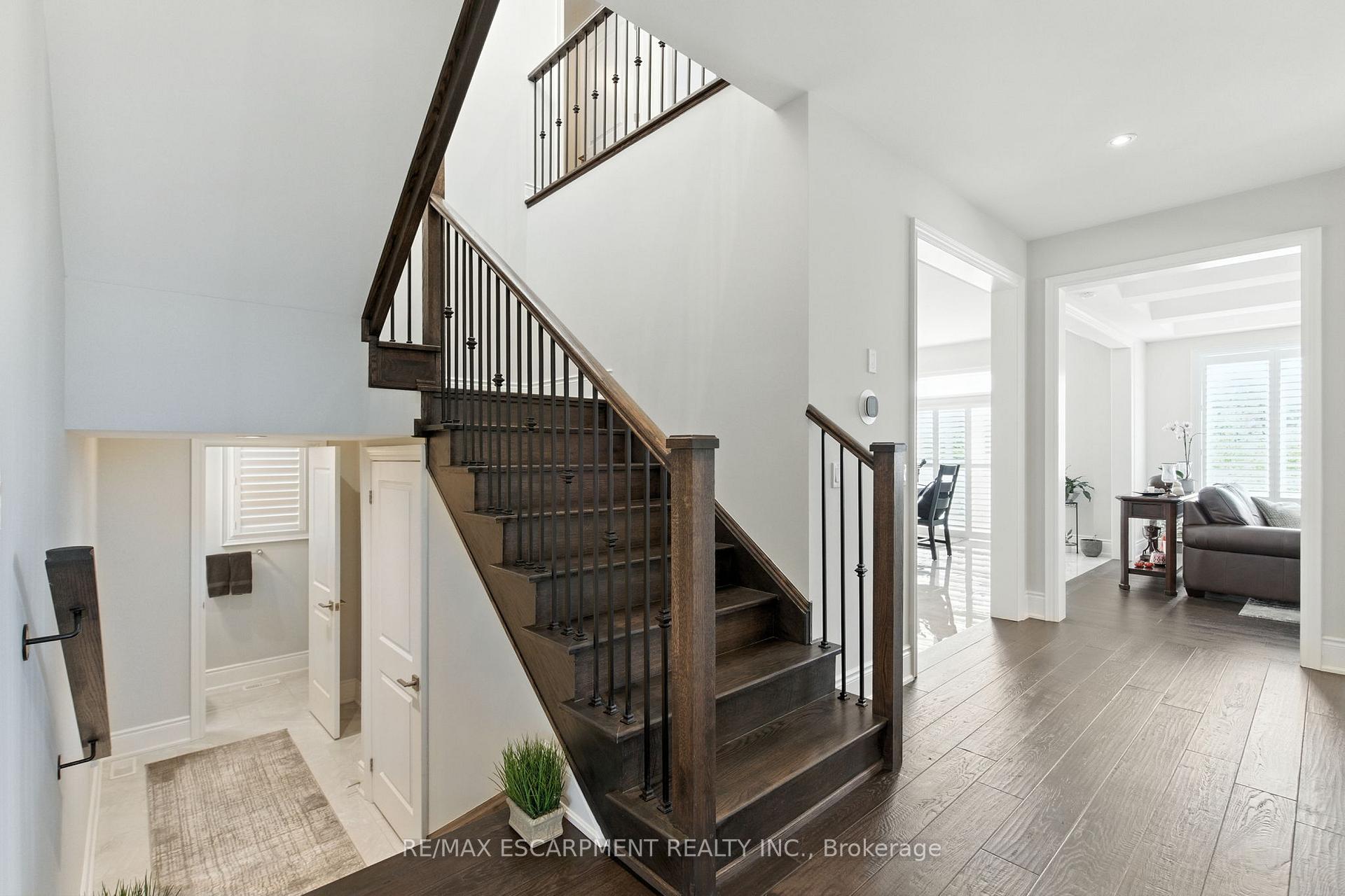Photo 18 of 15 Robarts Drive, Hamilton, Meadowlands — HOMEH