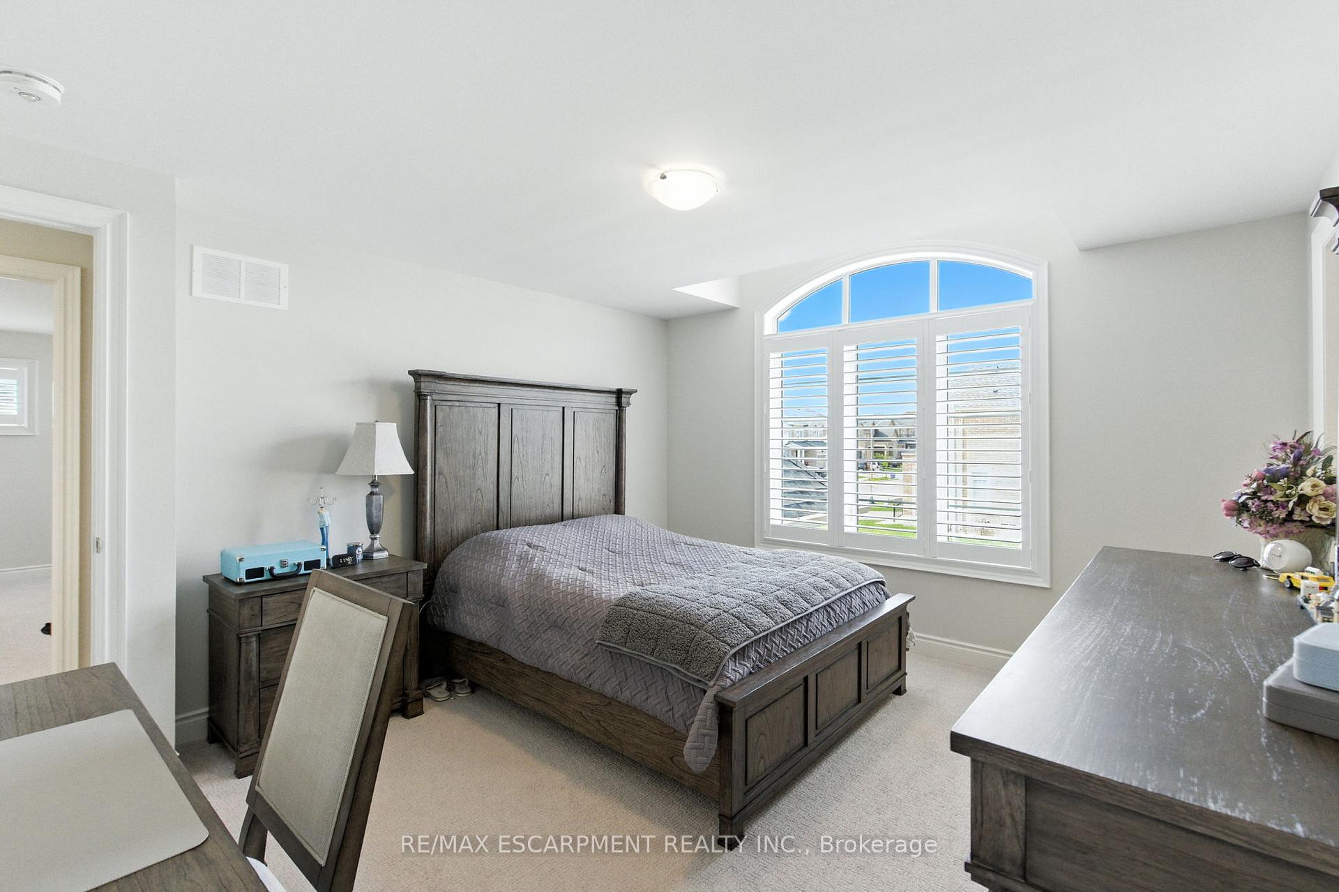 Photo 21 of 15 Robarts Drive, Hamilton, Meadowlands — HOMEH