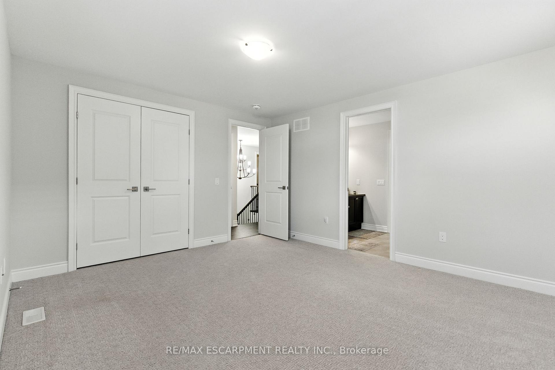 Photo 26 of 15 Robarts Drive, Hamilton, Meadowlands — HOMEH