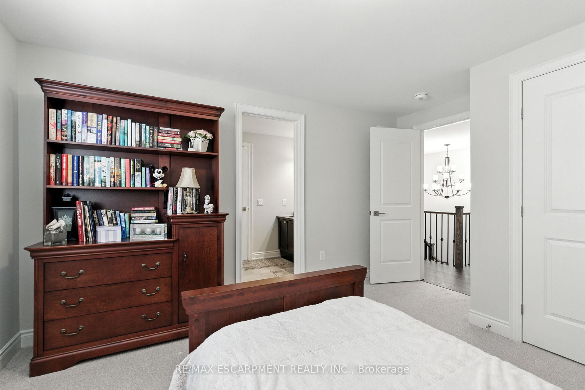 Photo 30 of 15 Robarts Drive, Hamilton, Meadowlands — HOMEH