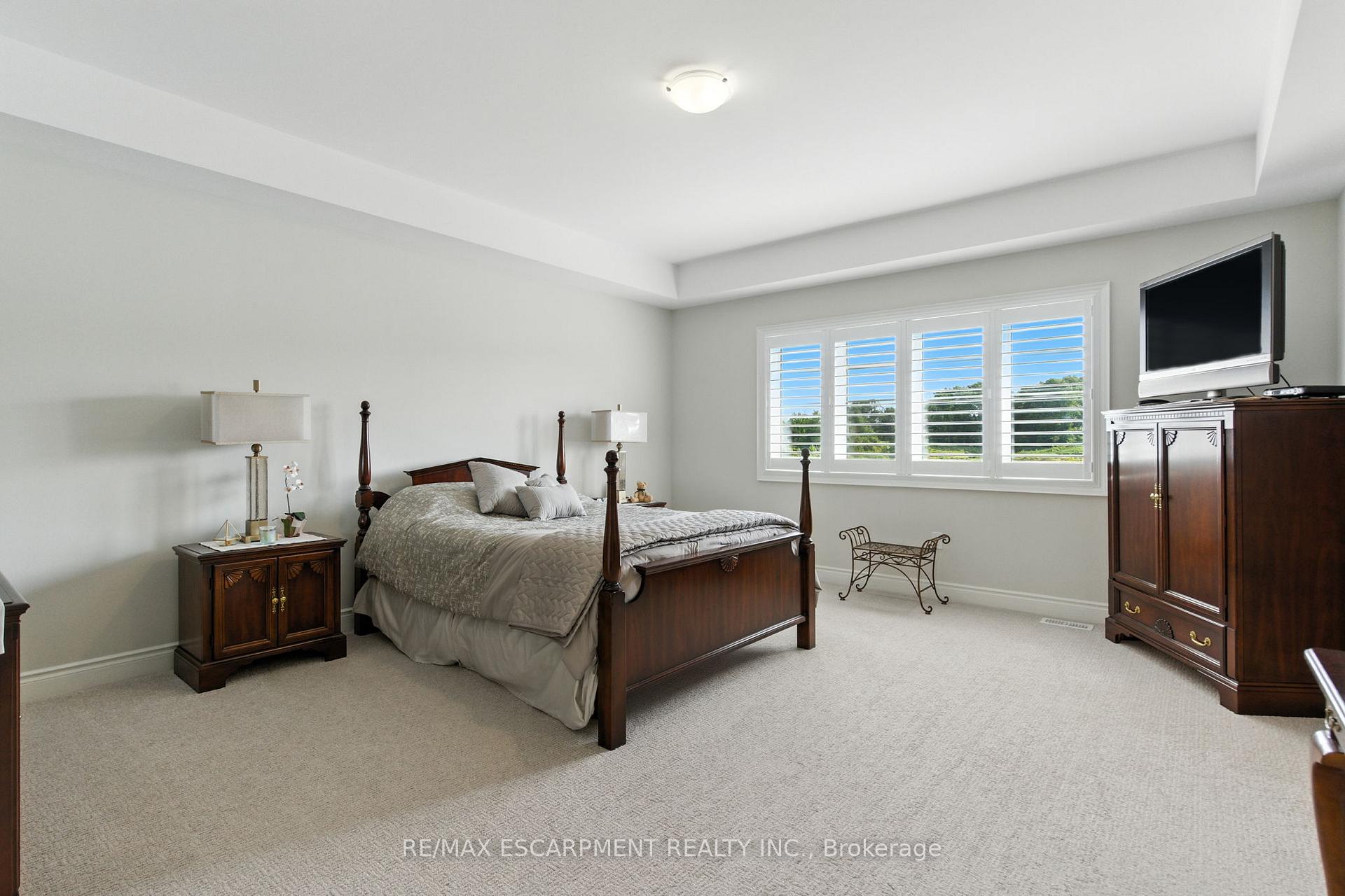 Photo 31 of 15 Robarts Drive, Hamilton, Meadowlands — HOMEH