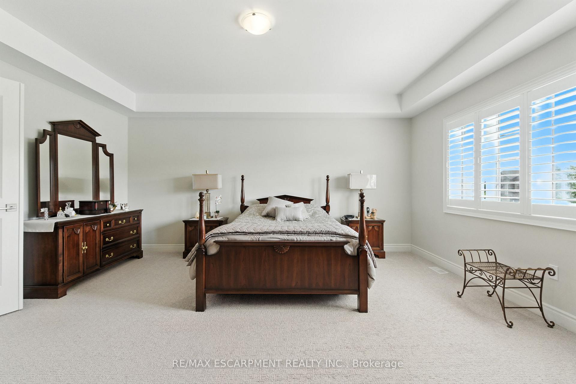 Photo 32 of 15 Robarts Drive, Hamilton, Meadowlands — HOMEH