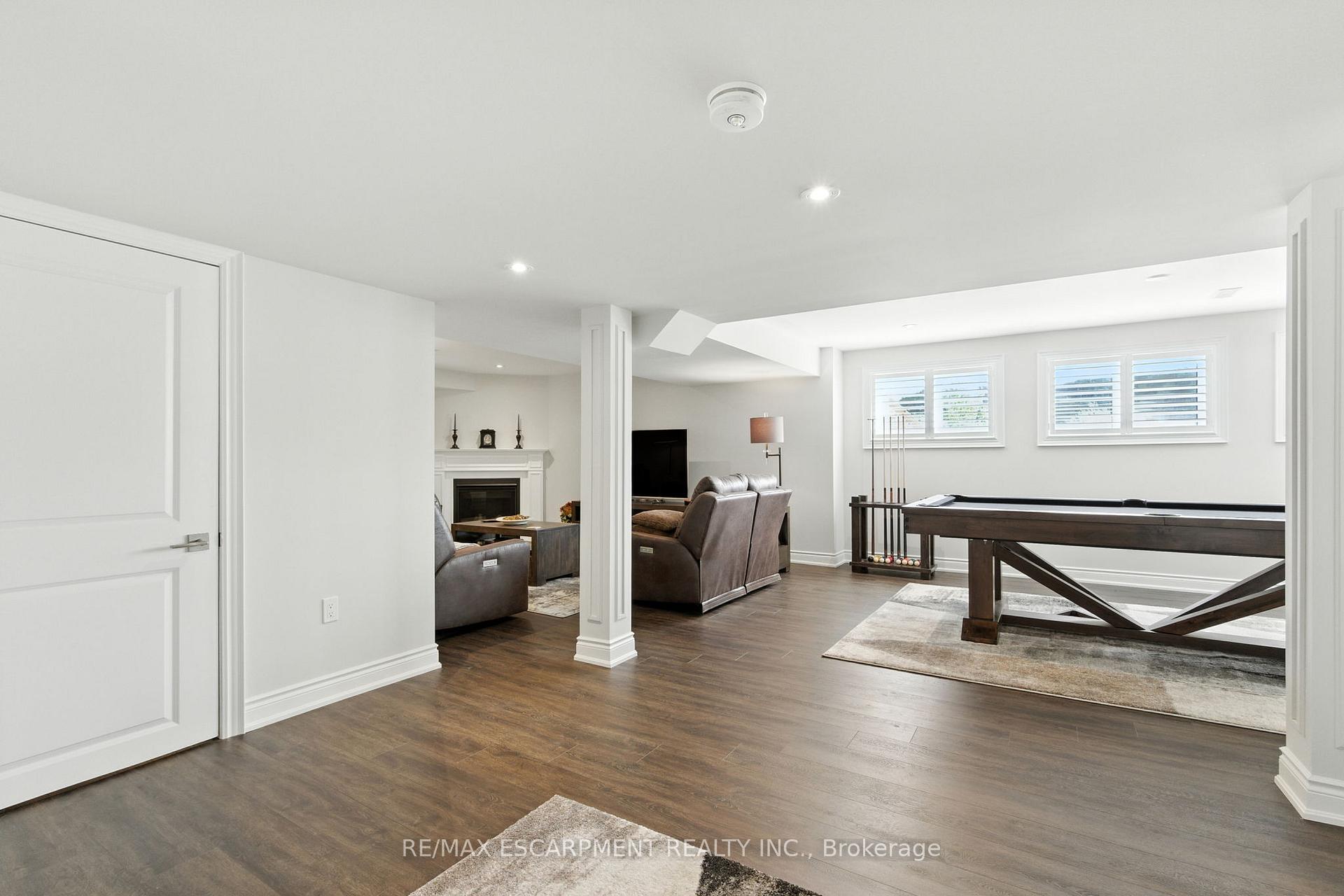 Photo 39 of 15 Robarts Drive, Hamilton, Meadowlands — HOMEH