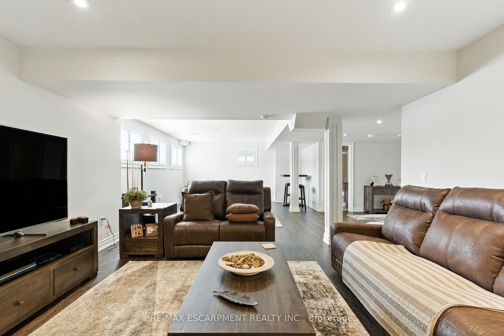 Photo 41 of 15 Robarts Drive, Hamilton, Meadowlands — HOMEH