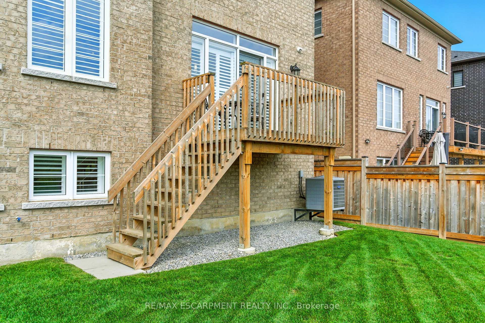 Photo 46 of 15 Robarts Drive, Hamilton, Meadowlands — HOMEH