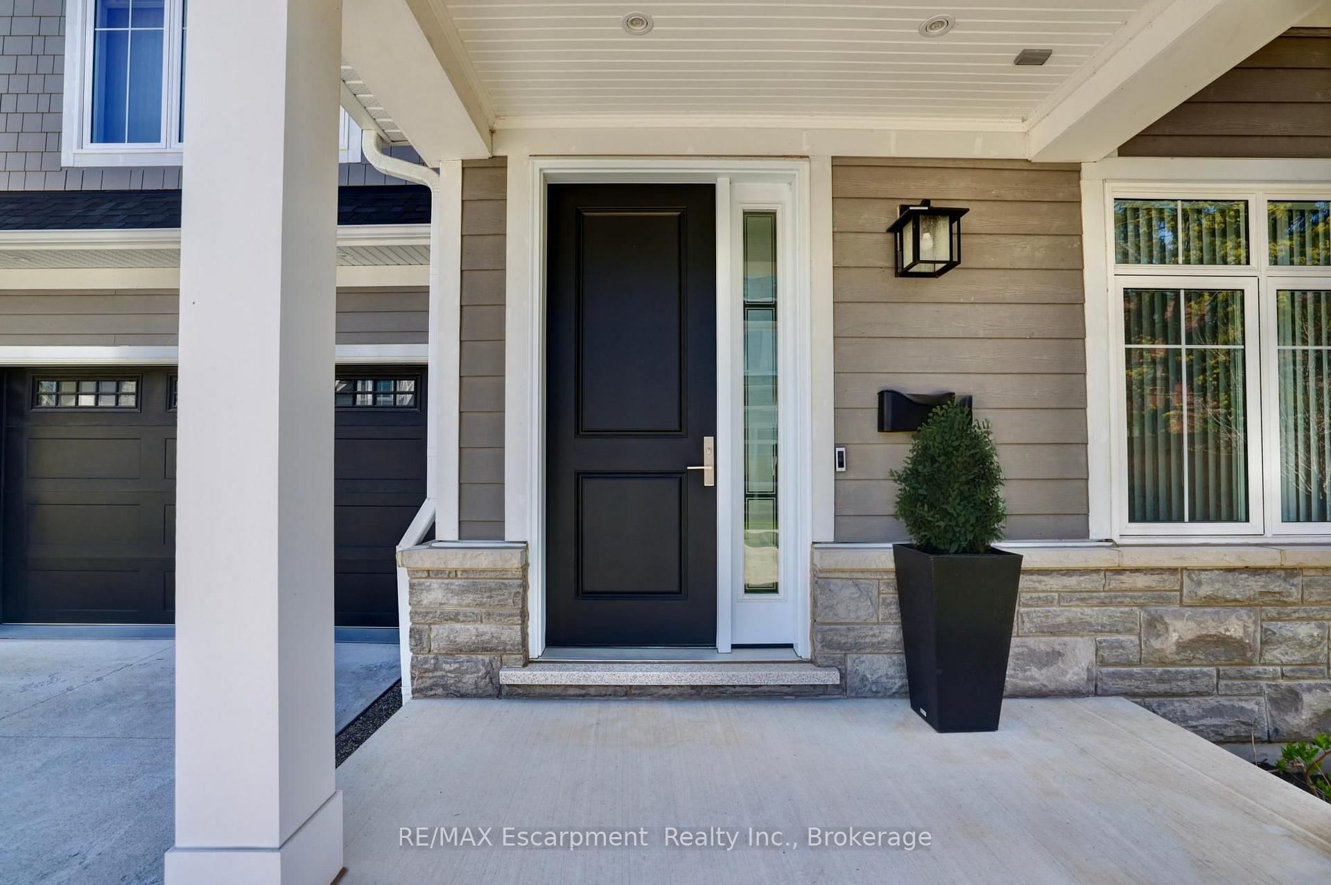 Photo 3 of Unit 4, 2134 New Street, Burlington, Brant — HOMEH