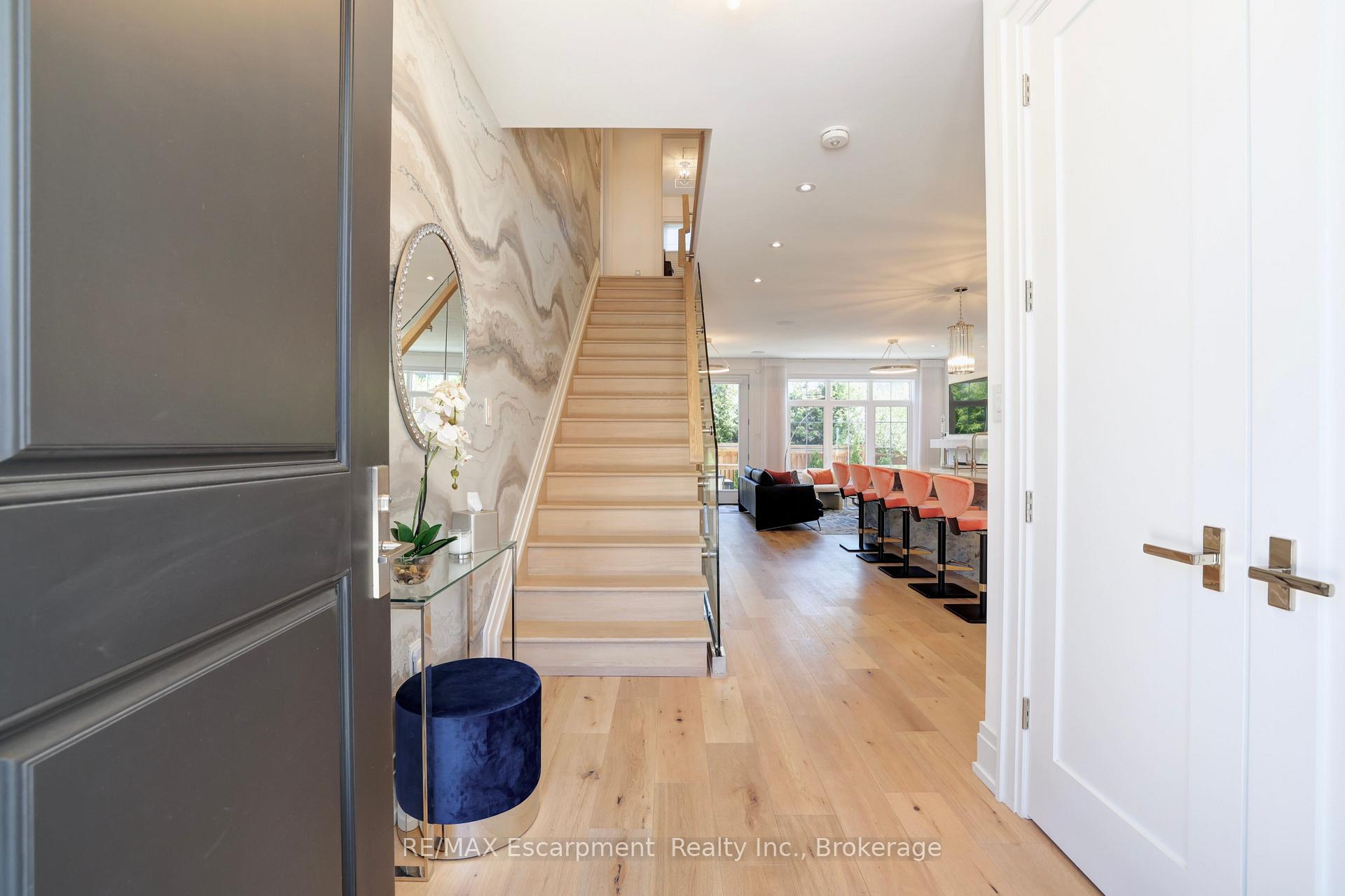 Photo 5 of Unit 4, 2134 New Street, Burlington, Brant — HOMEH
