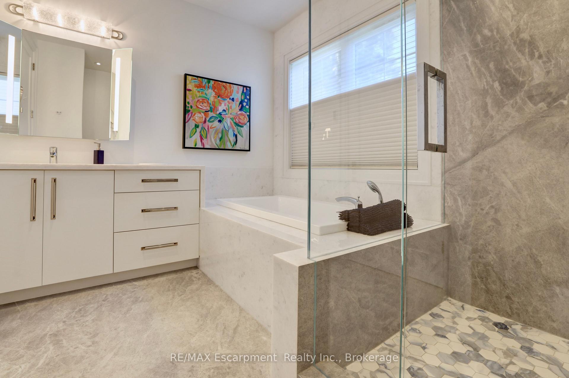 Photo 12 of Unit 4, 2134 New Street, Burlington, Brant — HOMEH
