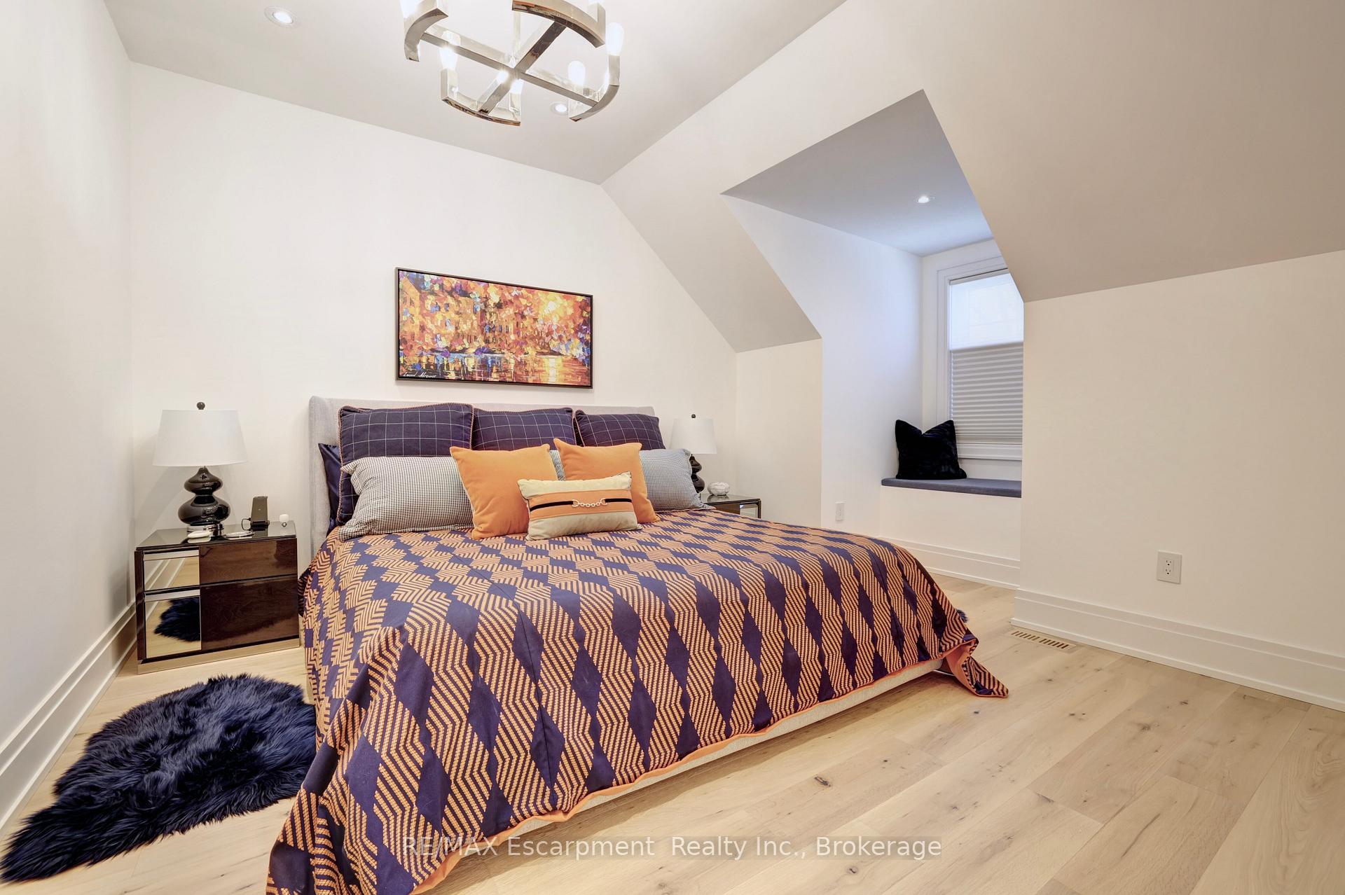 Photo 15 of Unit 4, 2134 New Street, Burlington, Brant — HOMEH