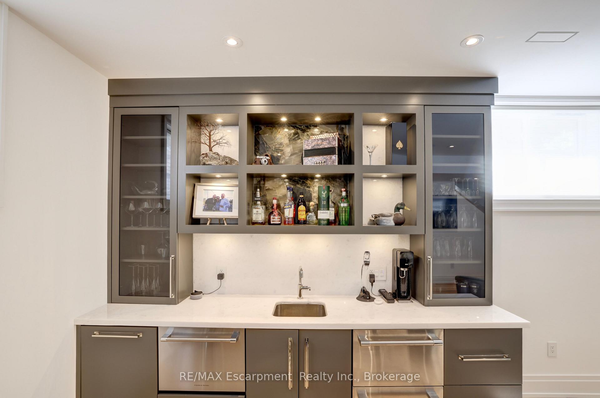 Photo 17 of Unit 4, 2134 New Street, Burlington, Brant — HOMEH