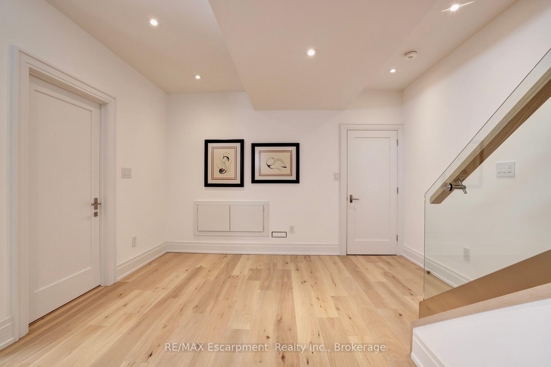 Photo 22 of Unit 4, 2134 New Street, Burlington, Brant — HOMEH