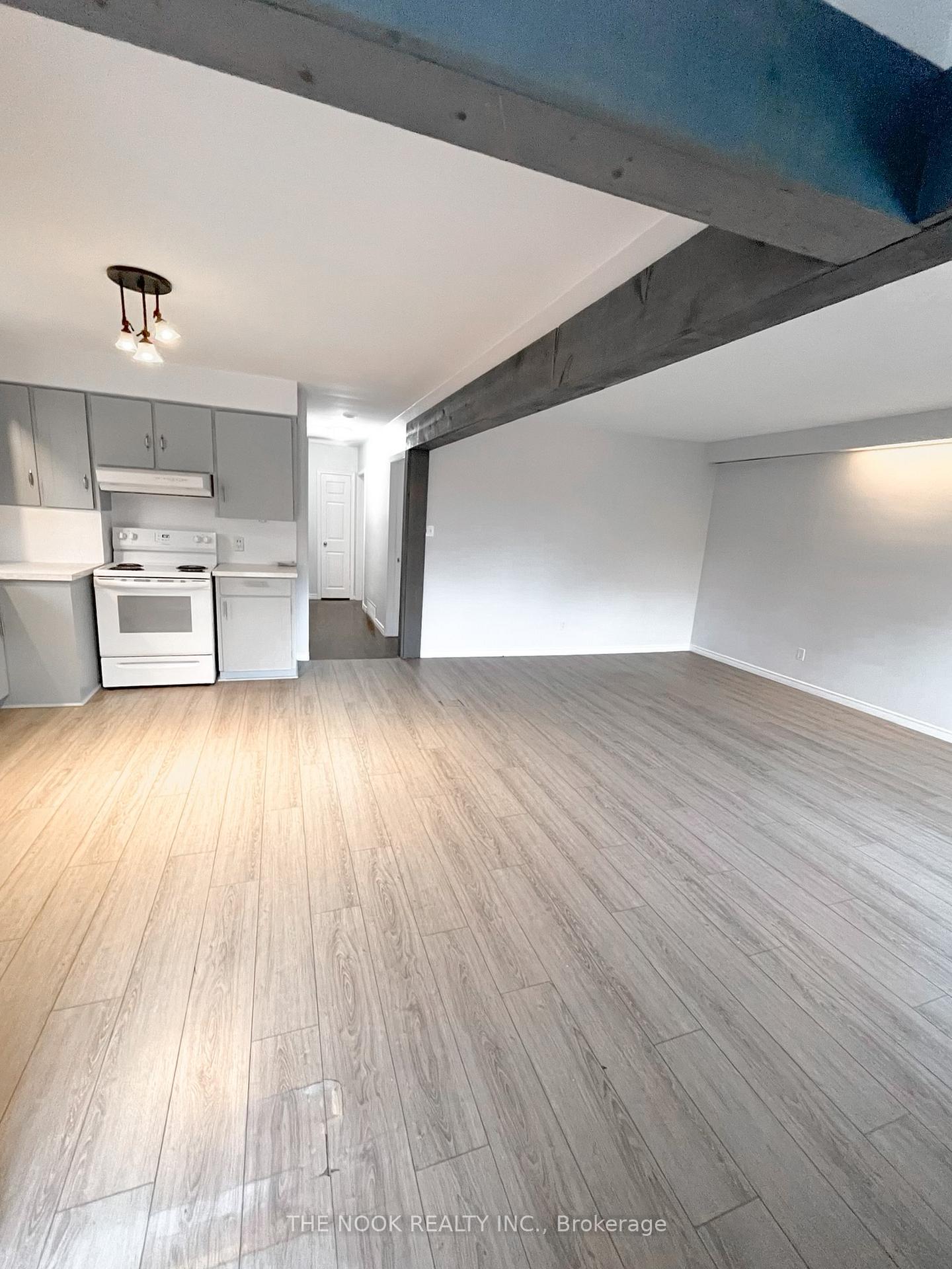 Photo 3 of 372 Wolfe Street, Oshawa, Lakeview — HOMEH