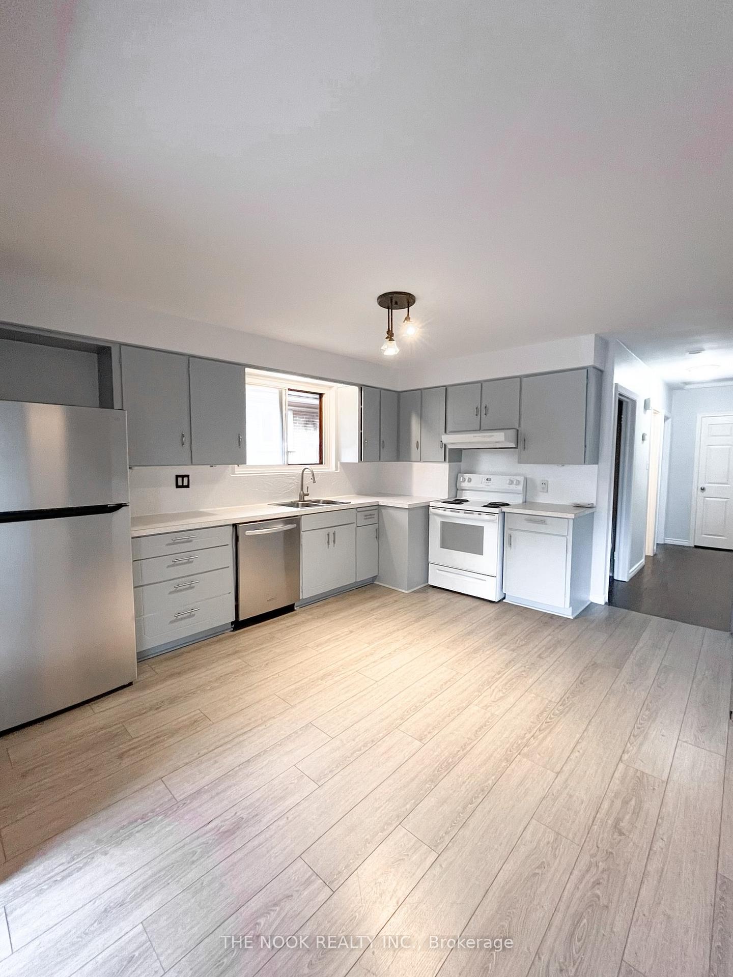 Photo 9 of 372 Wolfe Street, Oshawa, Lakeview — HOMEH
