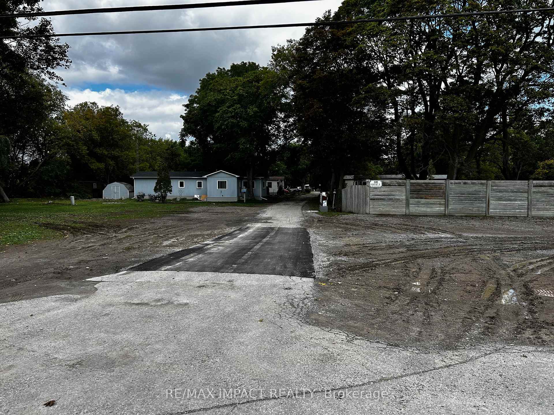 Photo 1 of Unit 23, 300 King Street E, Clarington, Bowmanville — HOMEH
