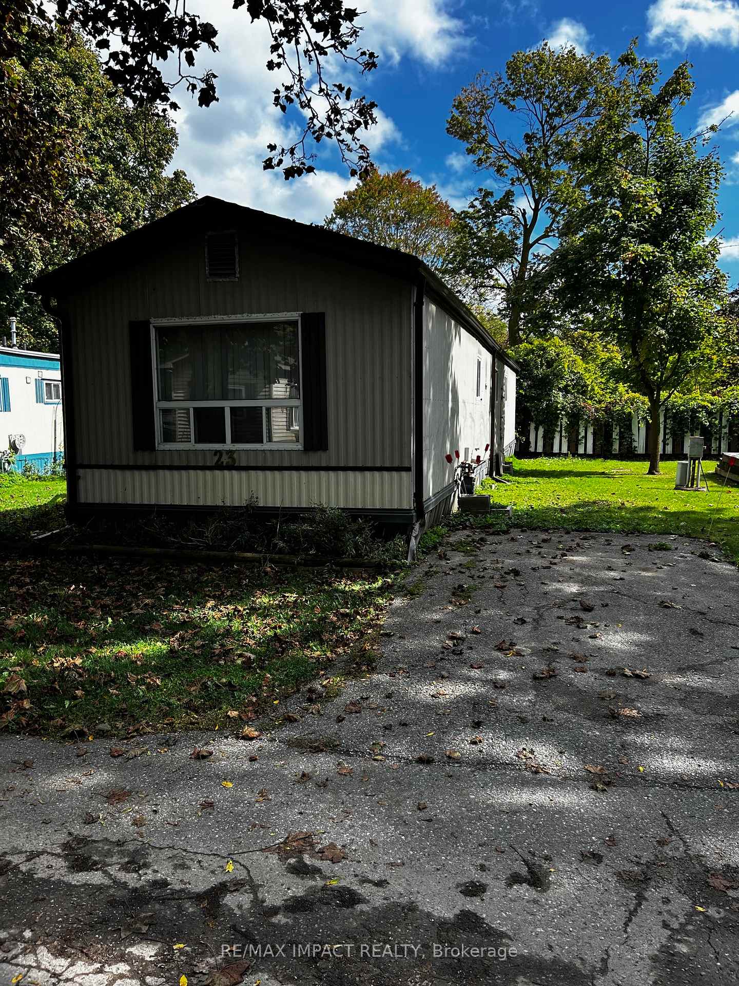 Photo 2 of Unit 23, 300 King Street E, Clarington, Bowmanville — HOMEH