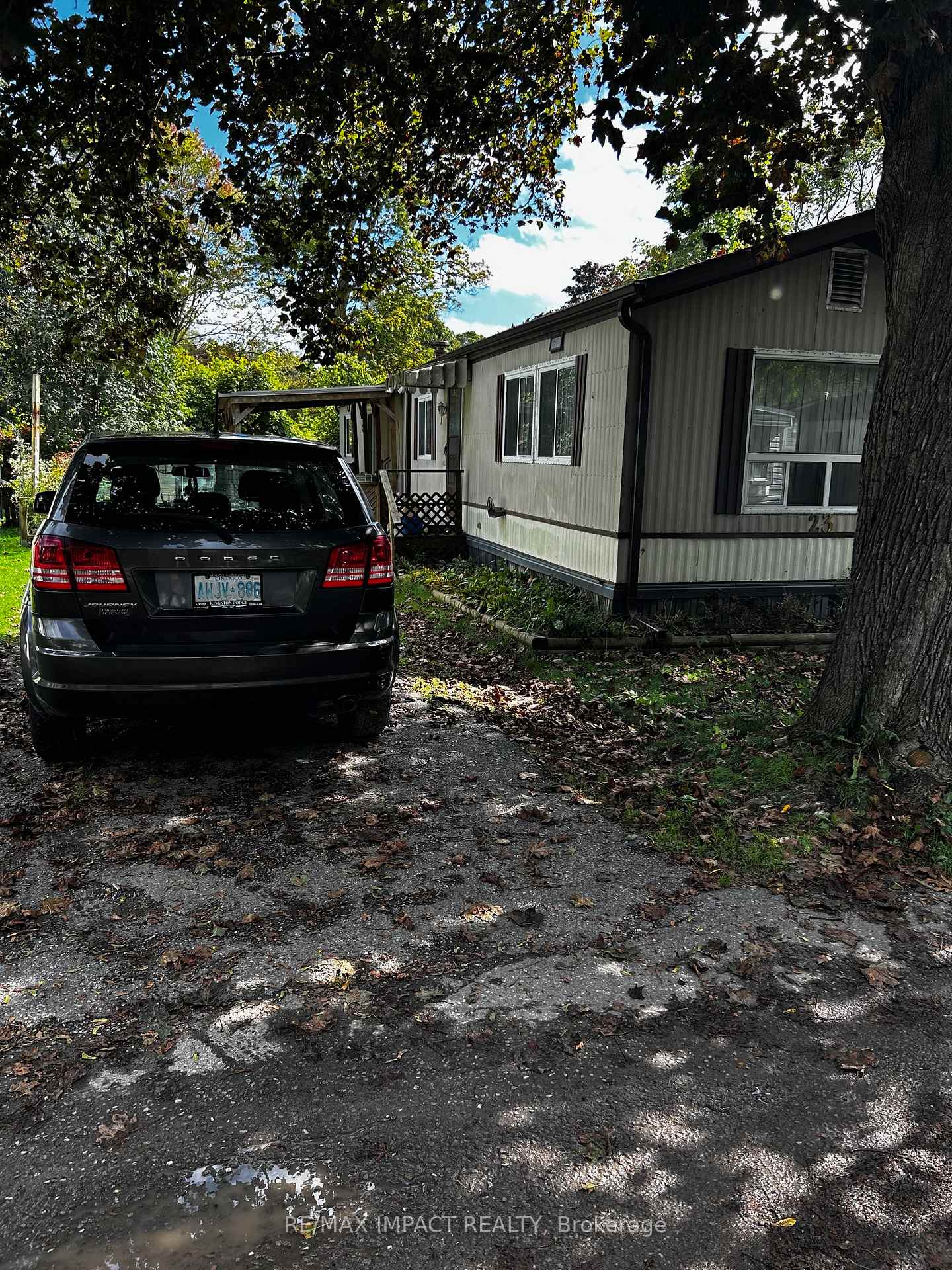 Photo 3 of Unit 23, 300 King Street E, Clarington, Bowmanville — HOMEH