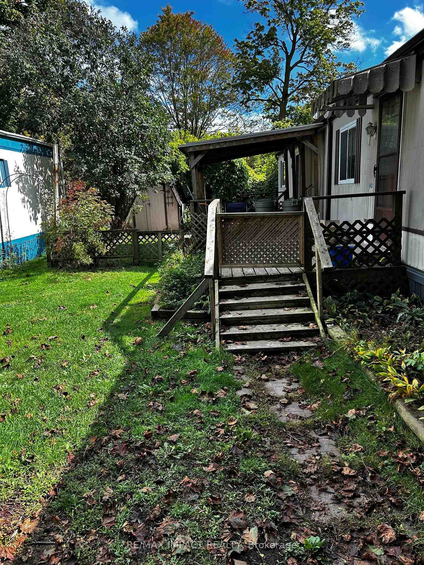 Photo 4 of Unit 23, 300 King Street E, Clarington, Bowmanville — HOMEH