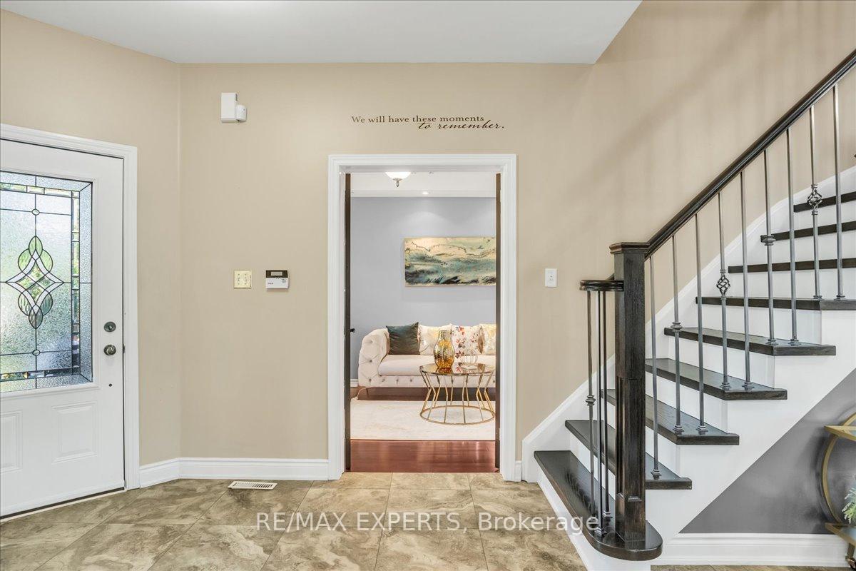 Photo 3 of 78 Joseph Crescent, Barrie, Painswick South — HOMEH