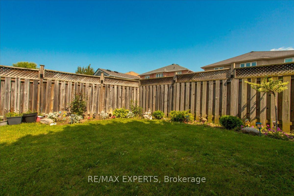Photo 20 of 78 Joseph Crescent, Barrie, Painswick South — HOMEH