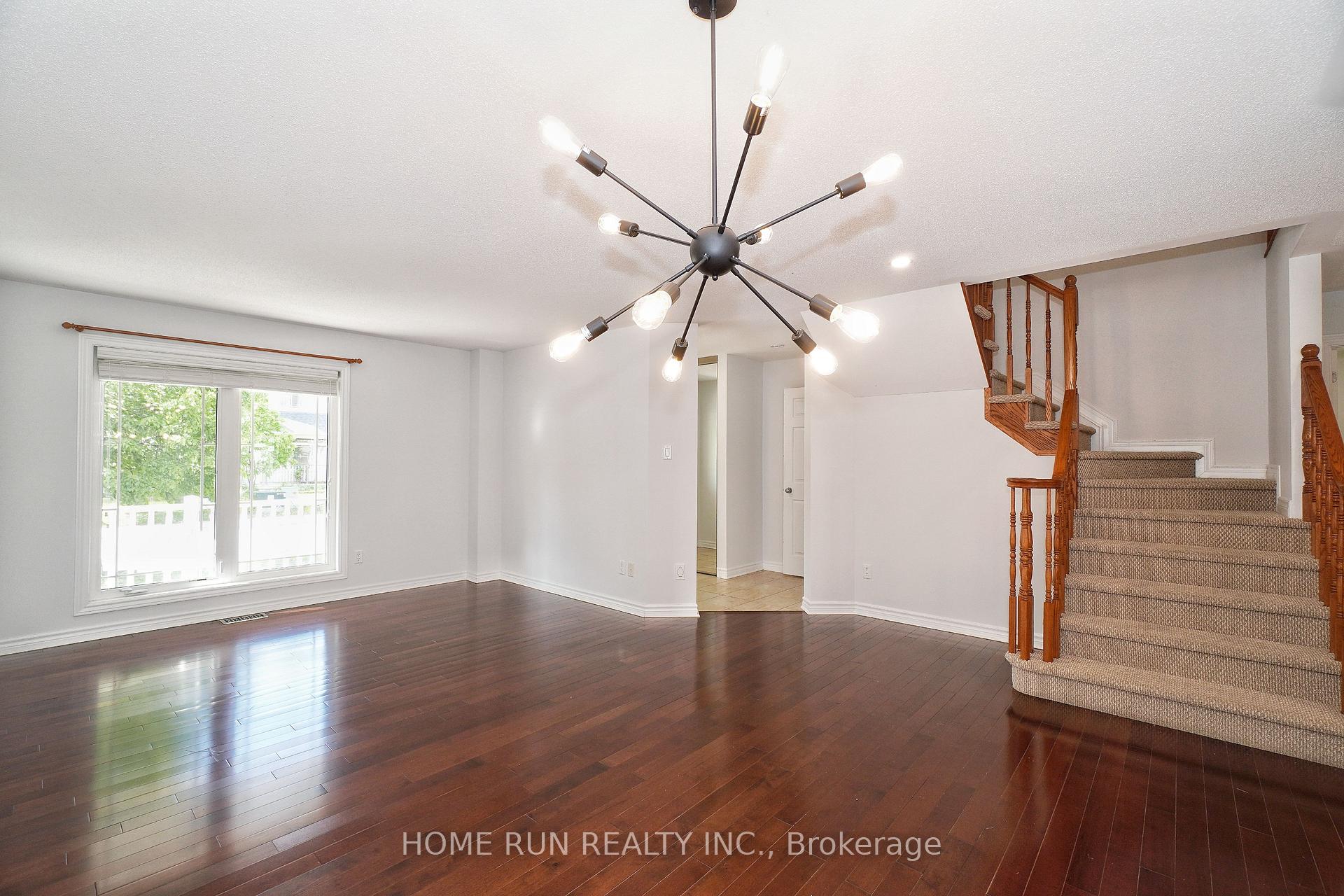 Photo 4 of 118 Tapestry Drive, Ottawa, Barrhaven - Strandherd — HOMEH