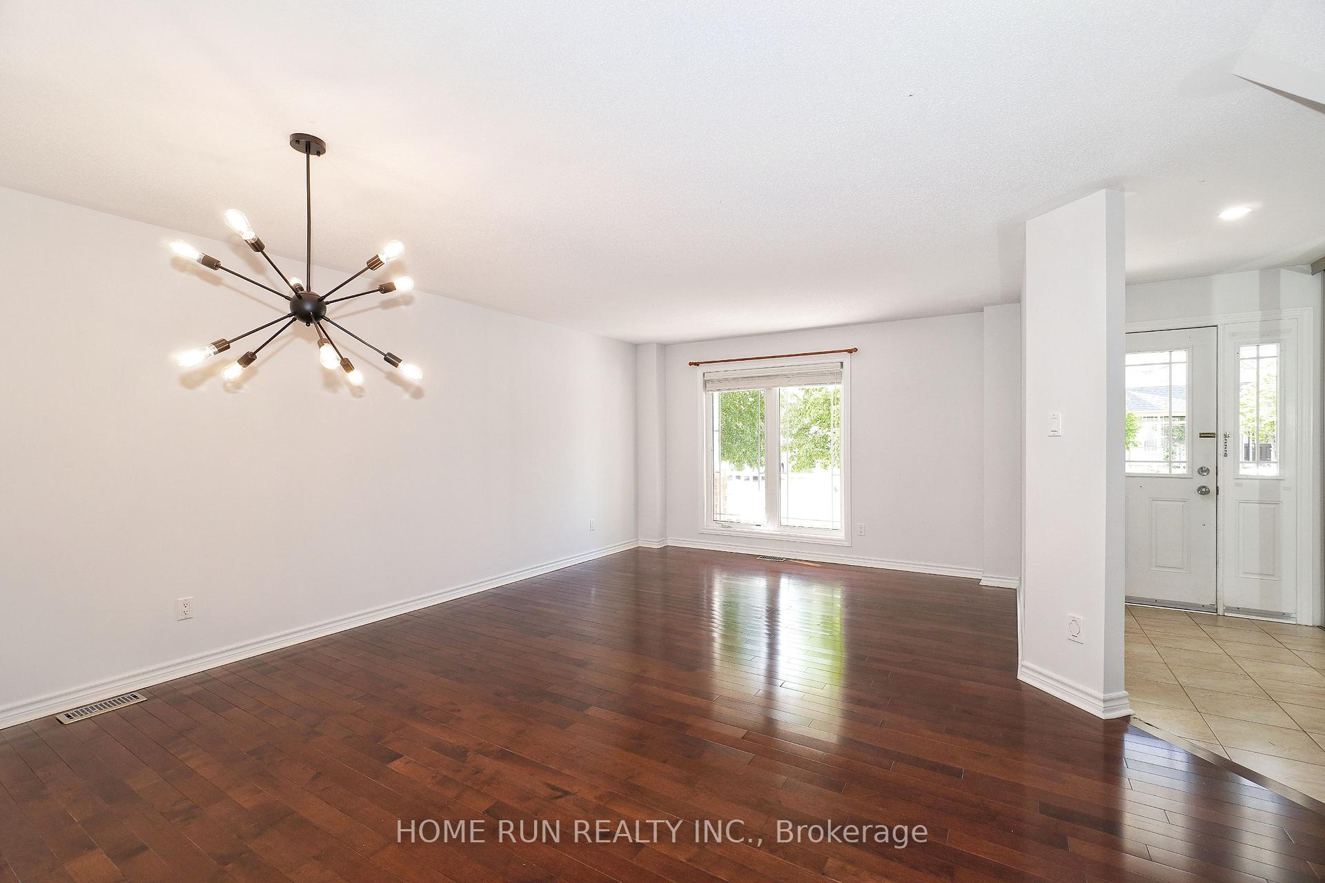 Photo 5 of 118 Tapestry Drive, Ottawa, Barrhaven - Strandherd — HOMEH