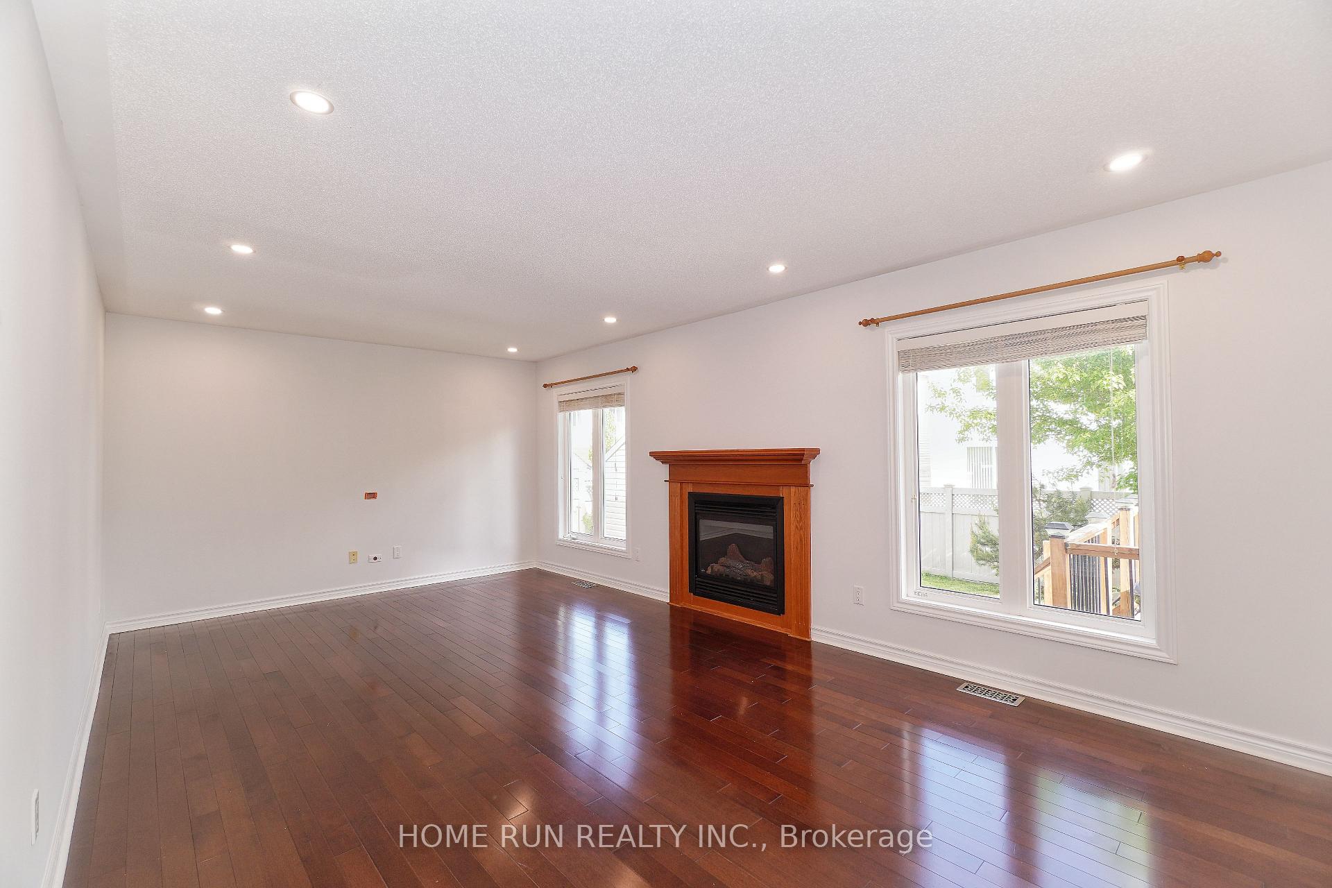 Photo 6 of 118 Tapestry Drive, Ottawa, Barrhaven - Strandherd — HOMEH
