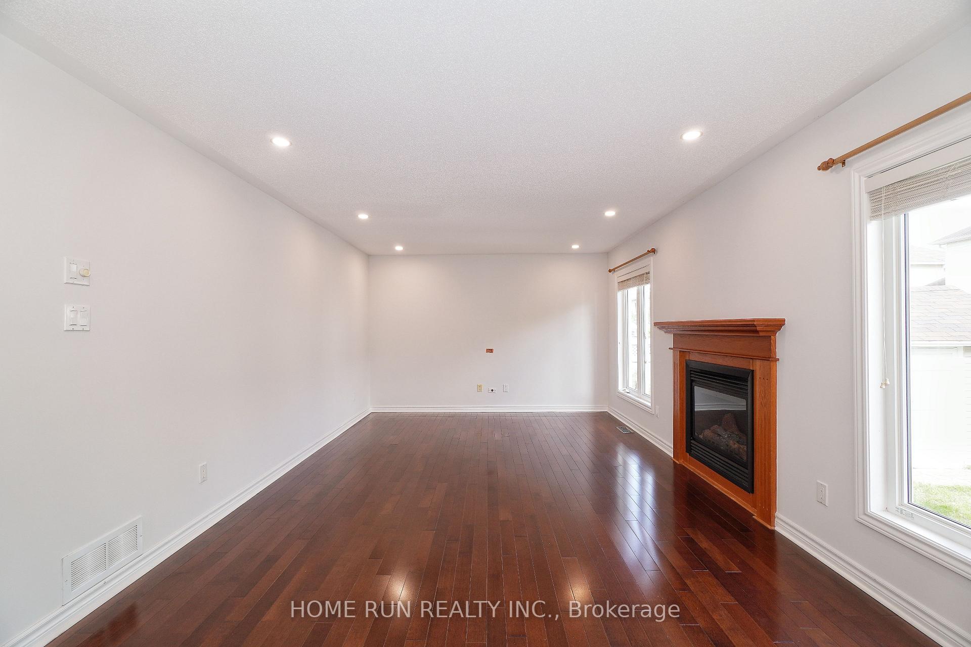 Photo 7 of 118 Tapestry Drive, Ottawa, Barrhaven - Strandherd — HOMEH