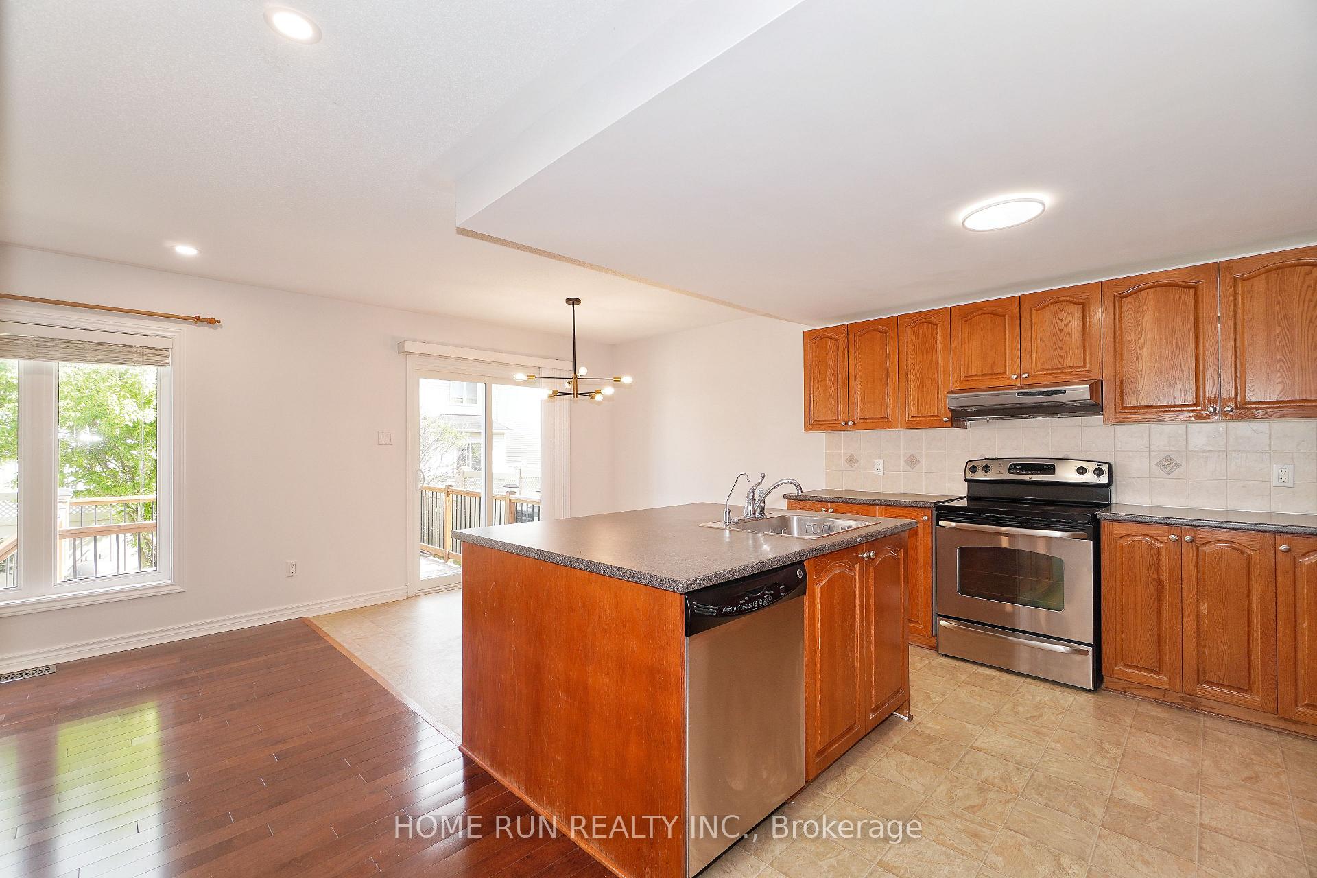 Photo 11 of 118 Tapestry Drive, Ottawa, Barrhaven - Strandherd — HOMEH