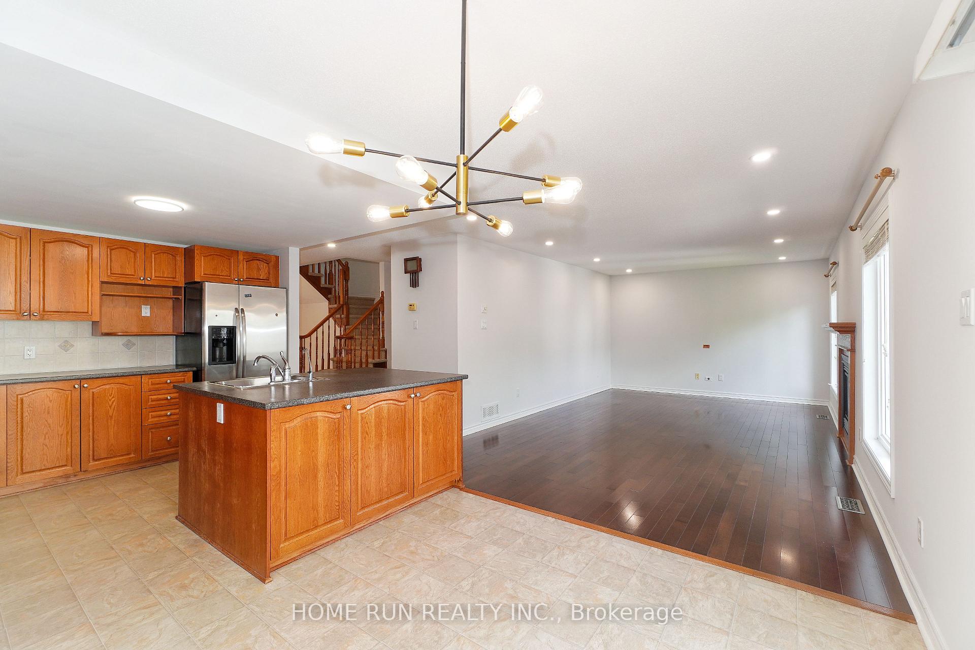 Photo 16 of 118 Tapestry Drive, Ottawa, Barrhaven - Strandherd — HOMEH