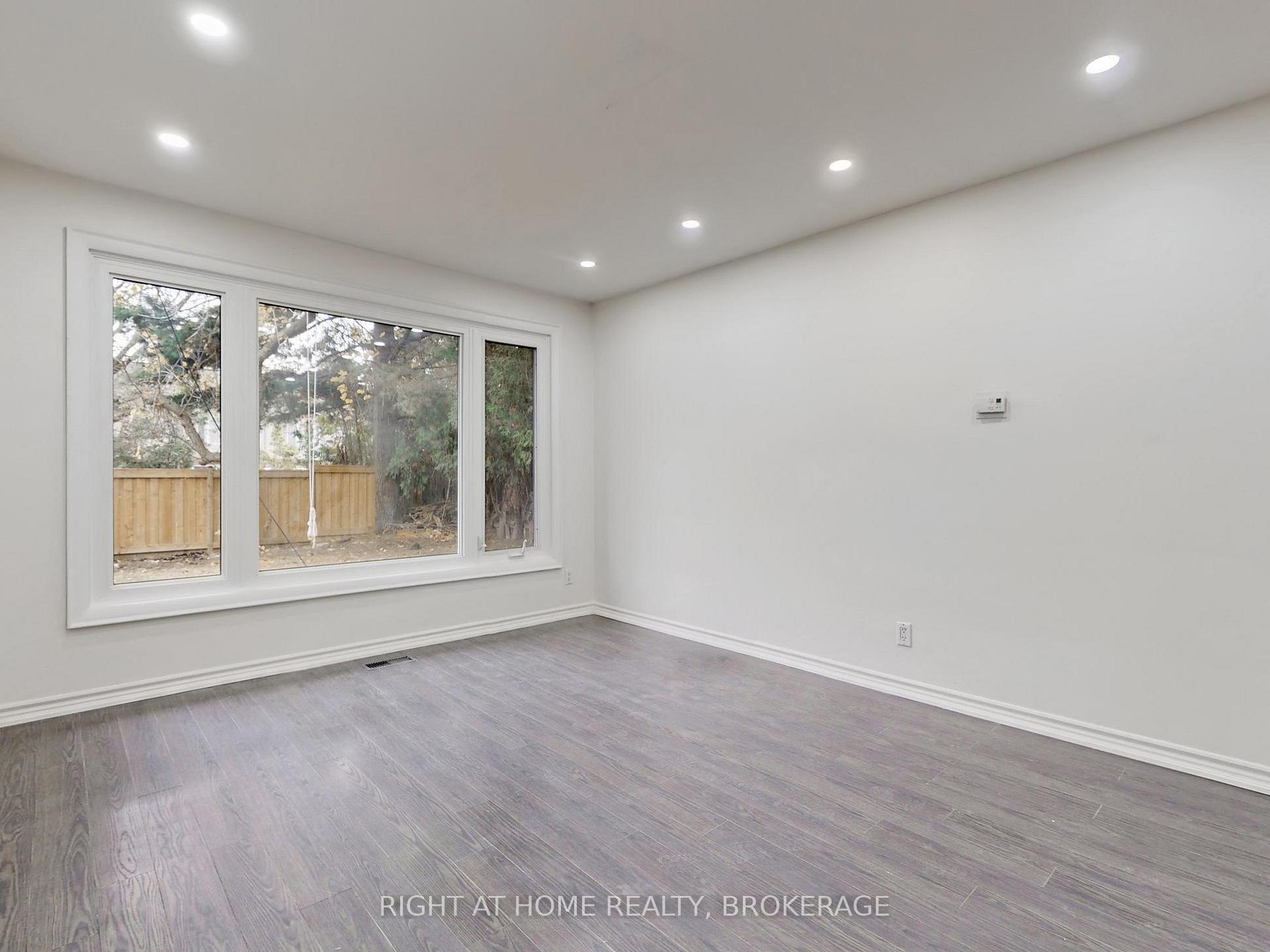 Photo 4 of Unit 3, 2060 Prospect Street, Burlington, Brant — HOMEH