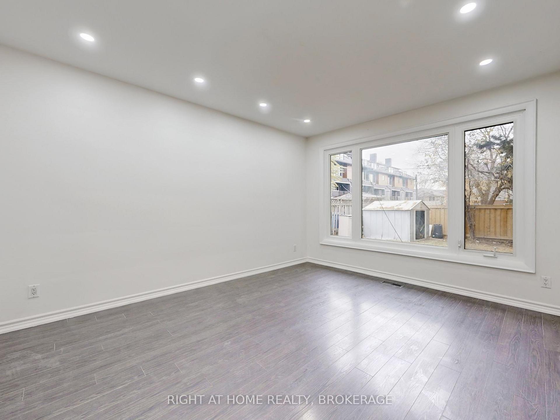 Photo 5 of Unit 3, 2060 Prospect Street, Burlington, Brant — HOMEH