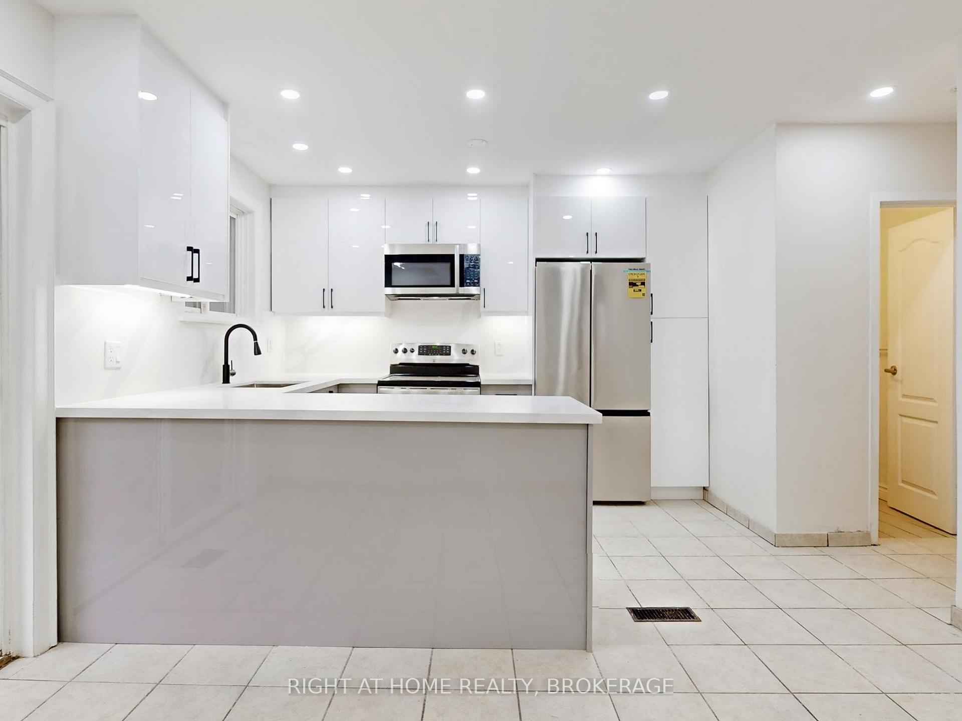 Photo 9 of Unit 3, 2060 Prospect Street, Burlington, Brant — HOMEH
