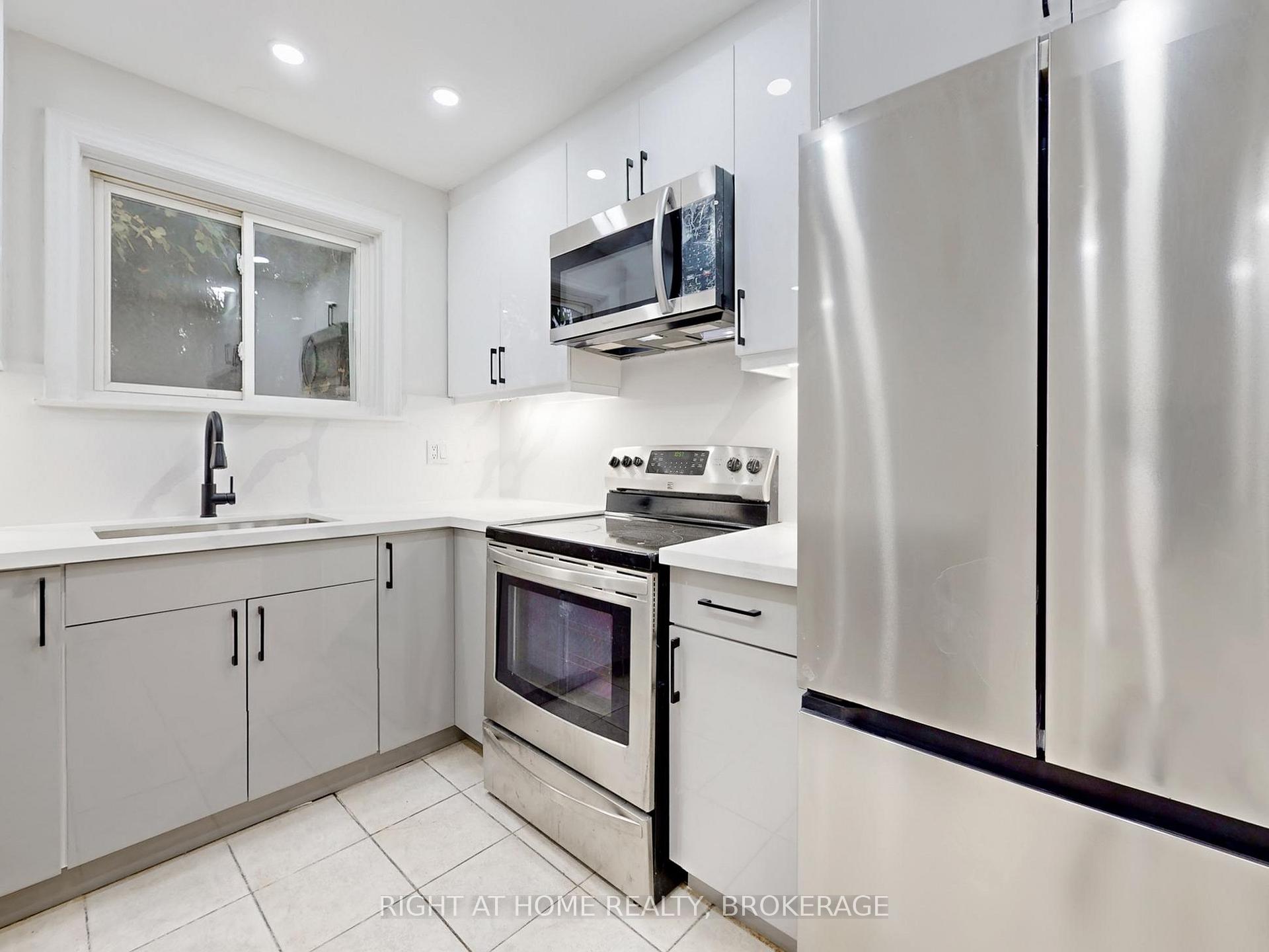 Photo 12 of Unit 3, 2060 Prospect Street, Burlington, Brant — HOMEH