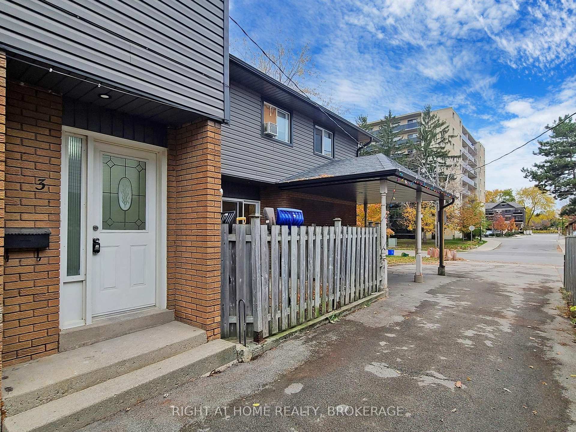 Photo 33 of Unit 3, 2060 Prospect Street, Burlington, Brant — HOMEH