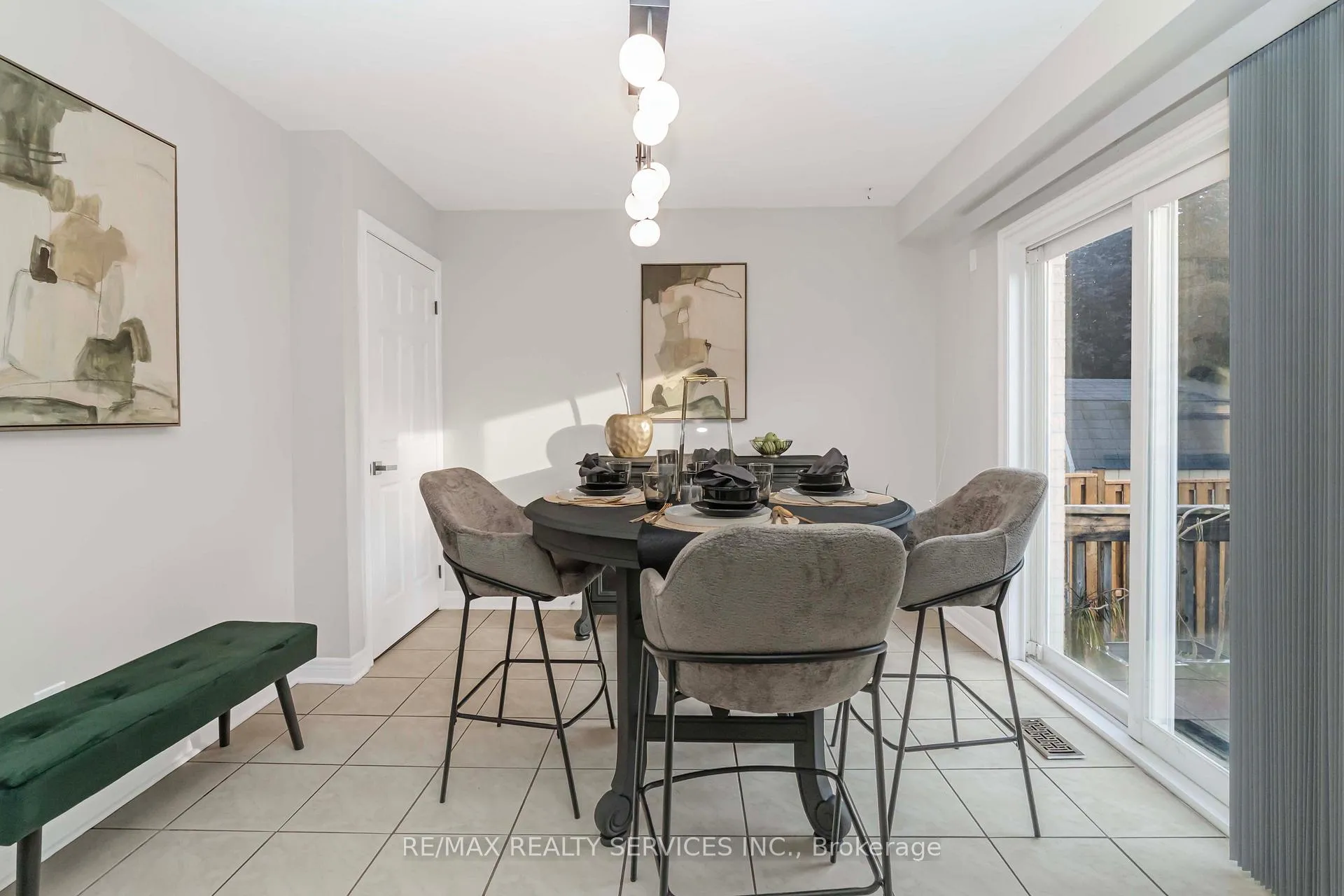 Photo 18 of 46 Oakmeadow Drive, Brampton, Fletcher's Meadow — HOMEH