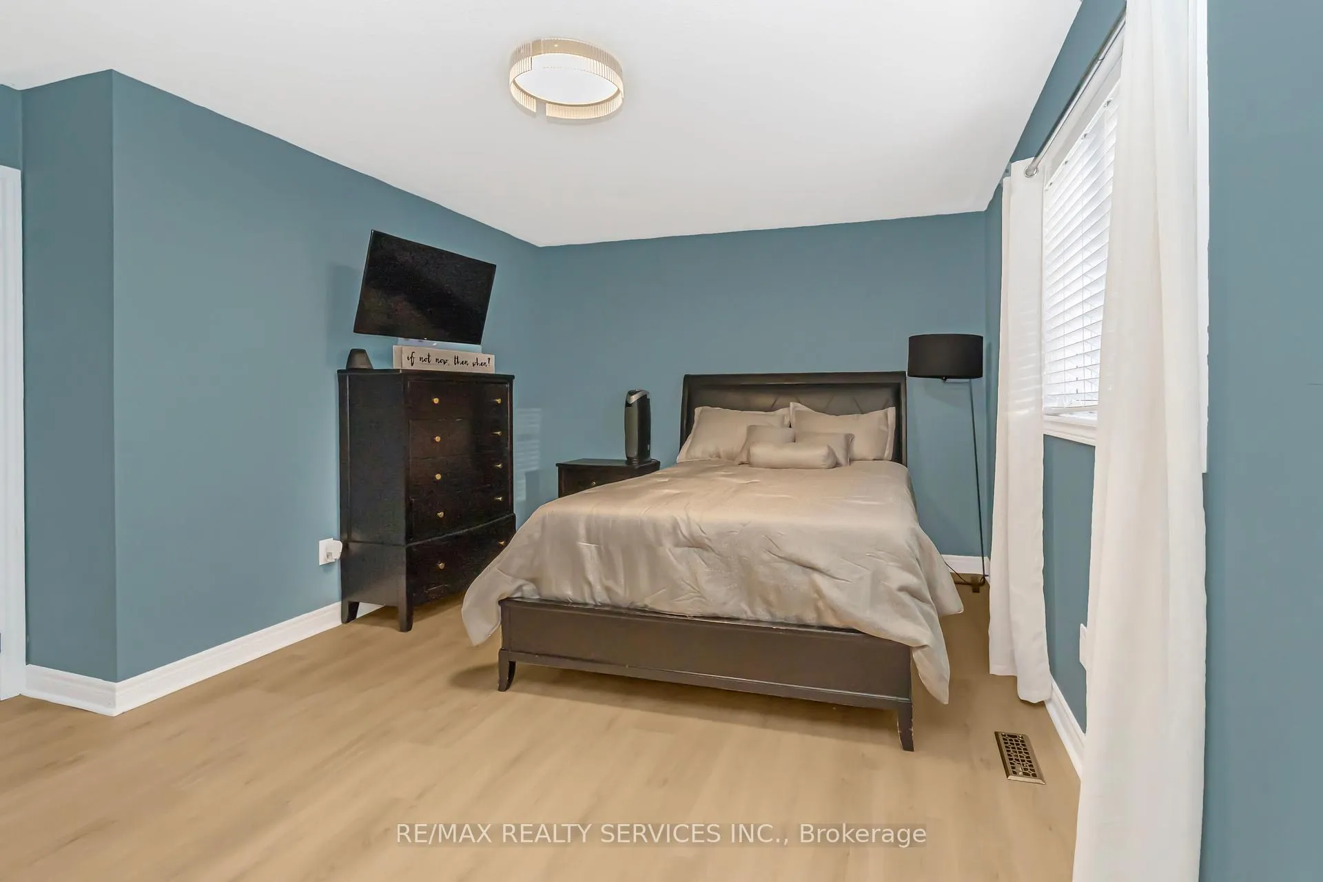 Photo 23 of 46 Oakmeadow Drive, Brampton, Fletcher's Meadow — HOMEH