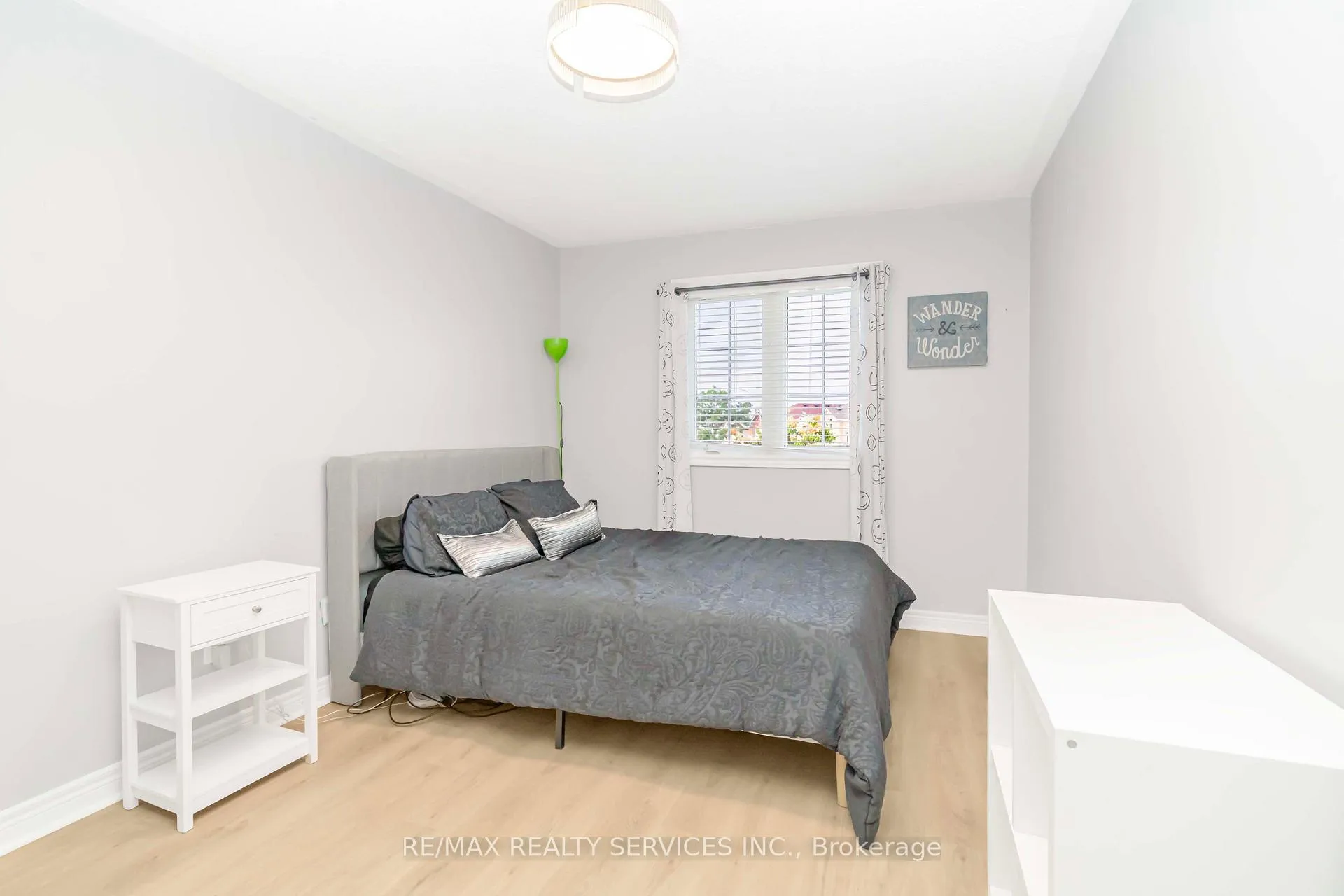 Photo 26 of 46 Oakmeadow Drive, Brampton, Fletcher's Meadow — HOMEH