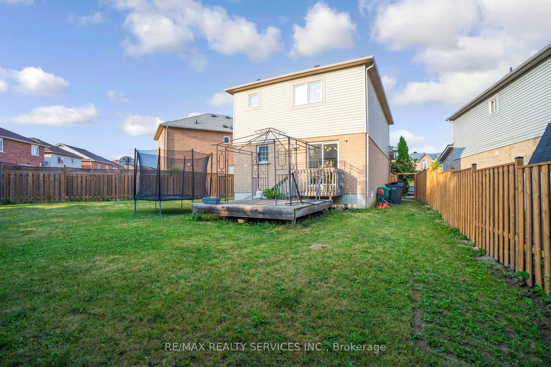 Photo 34 of 46 Oakmeadow Drive, Brampton, Fletcher's Meadow — HOMEH