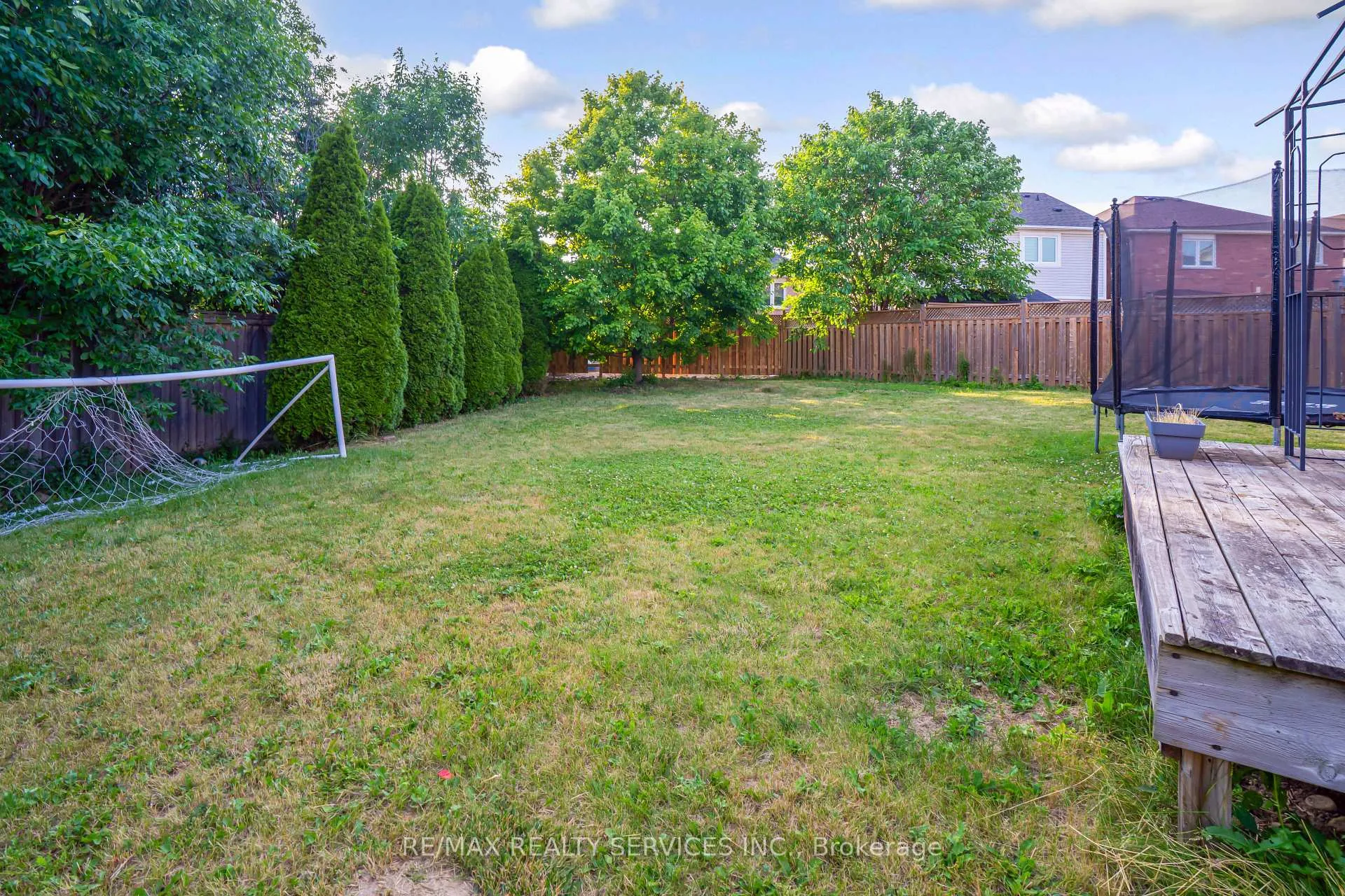 Photo 36 of 46 Oakmeadow Drive, Brampton, Fletcher's Meadow — HOMEH